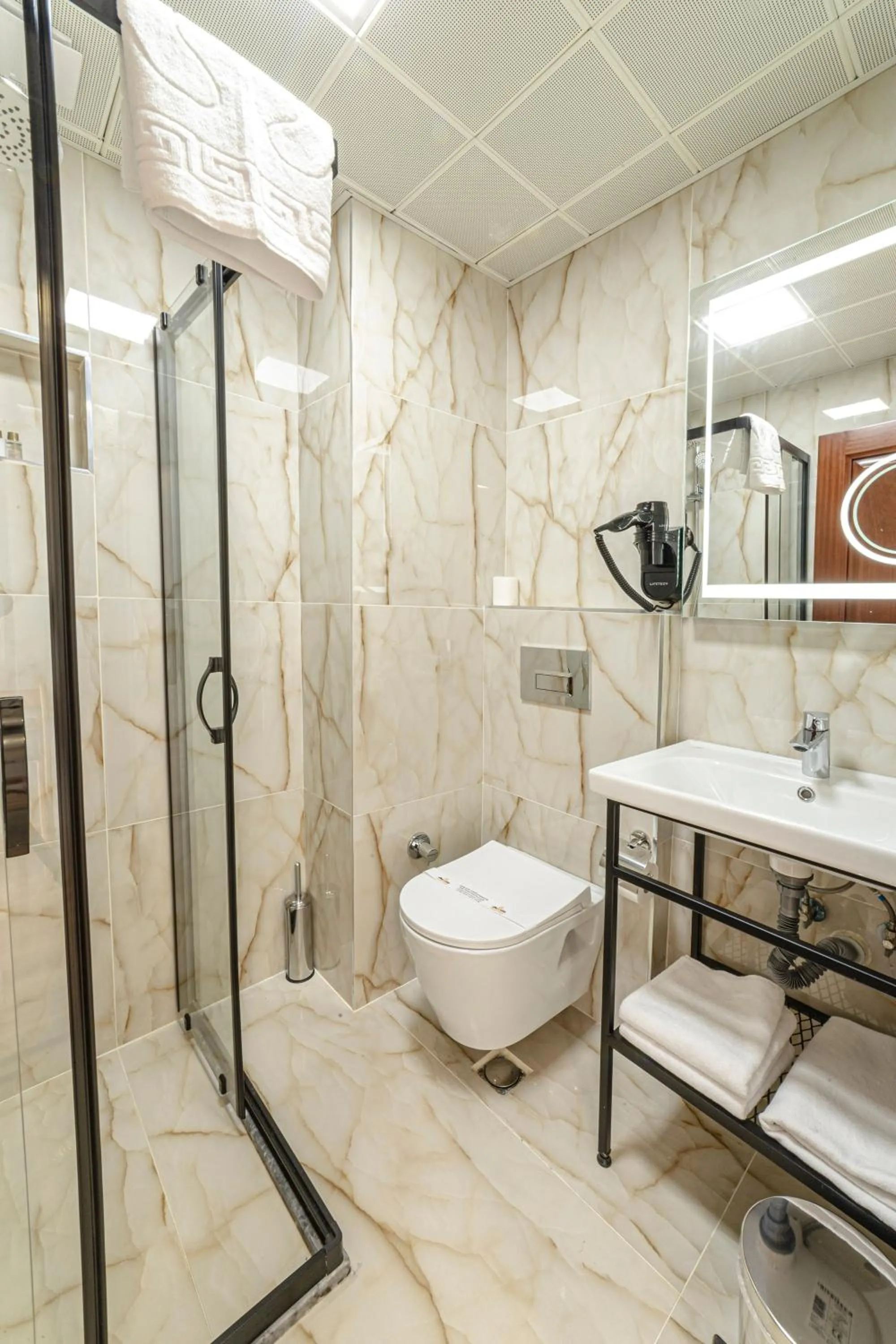 Bathroom in World Heritage Center Hotel