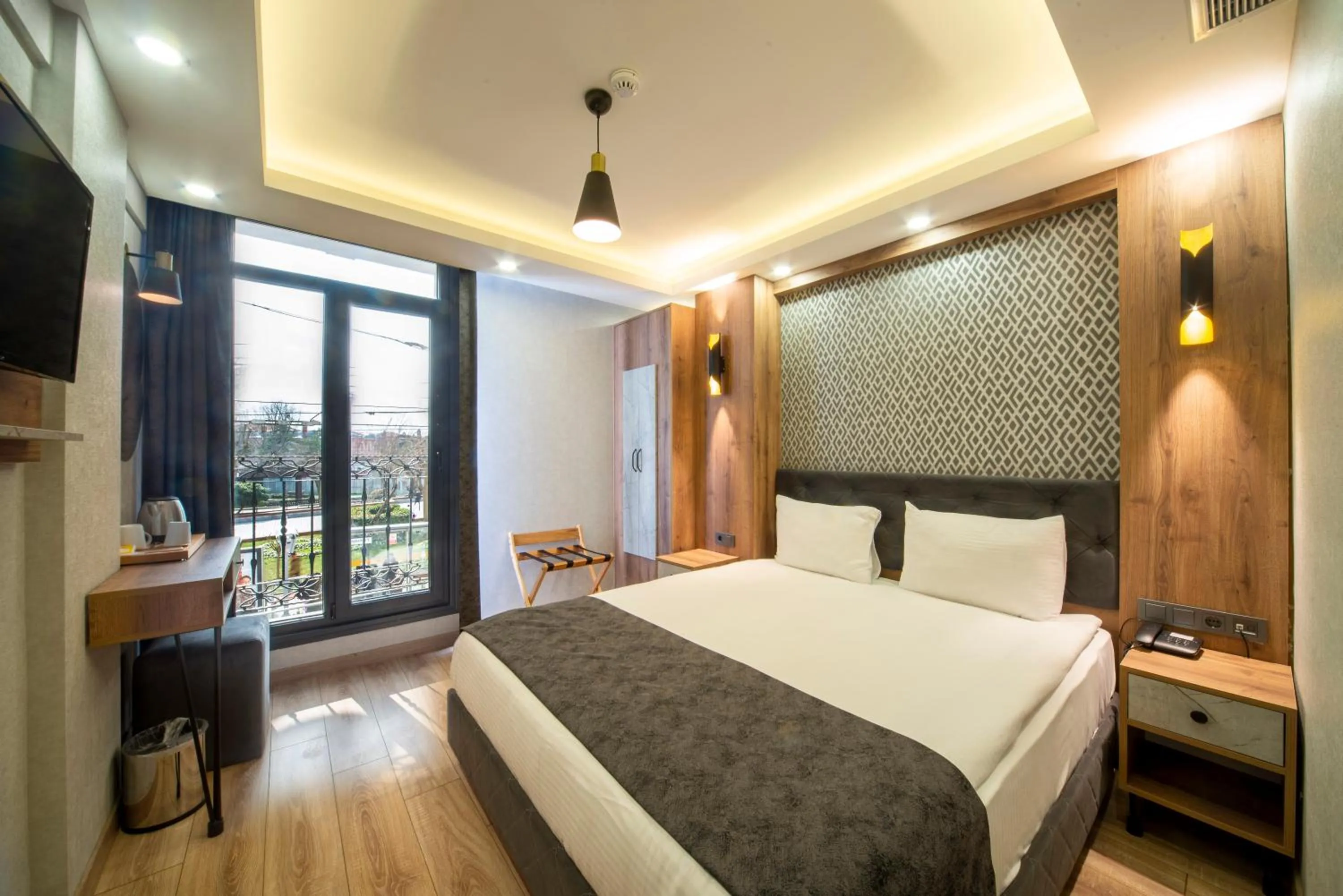 room service, Bed in World Heritage Center Hotel