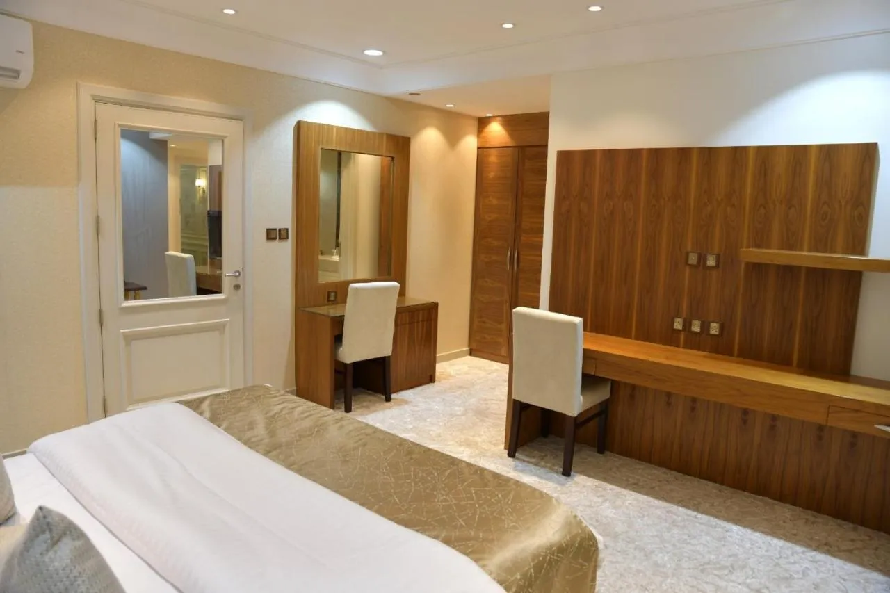 Bed in Crown City Hotel -فندق كراون ستي