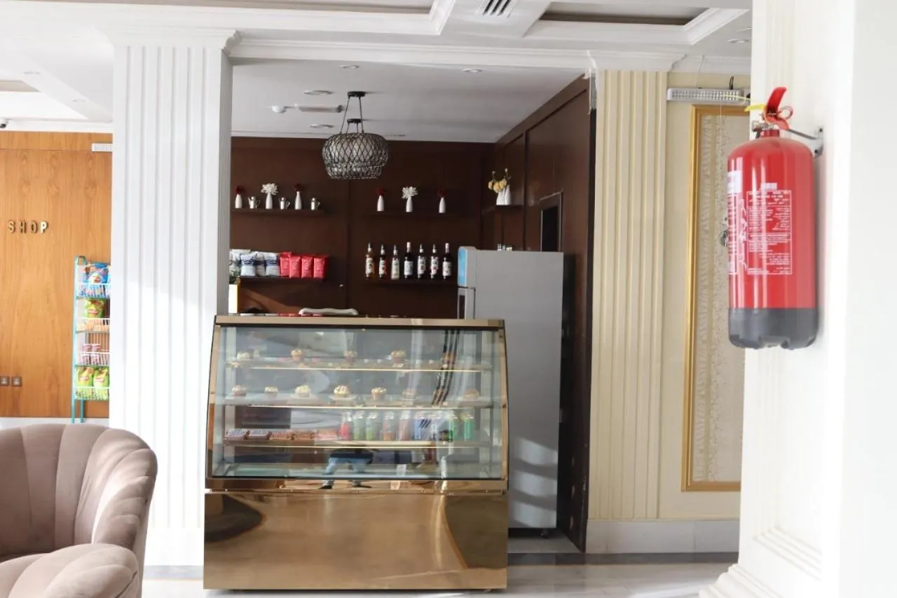 Crown City Hotel -فندق كراون ستي