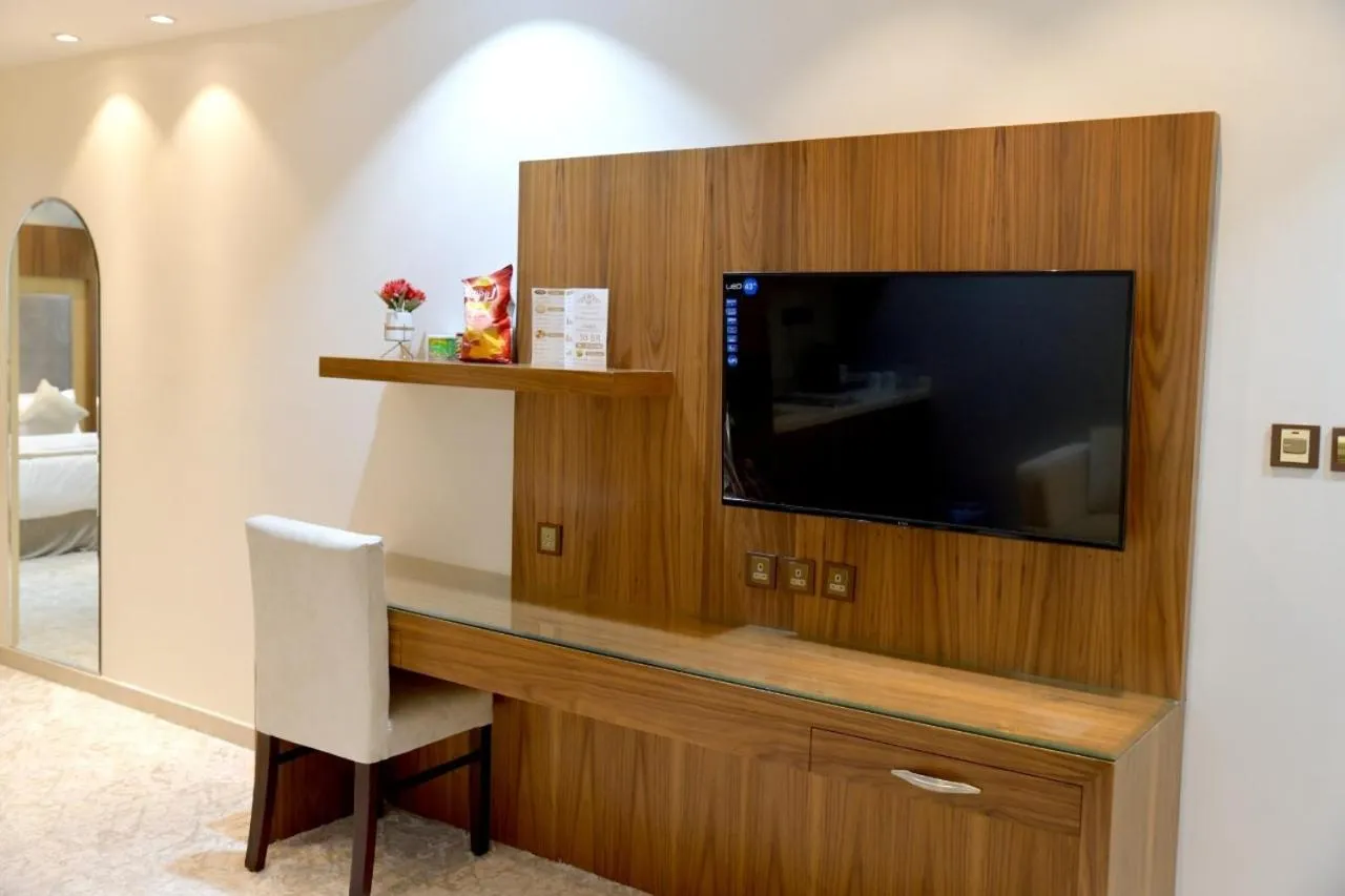 Crown City Hotel -فندق كراون ستي