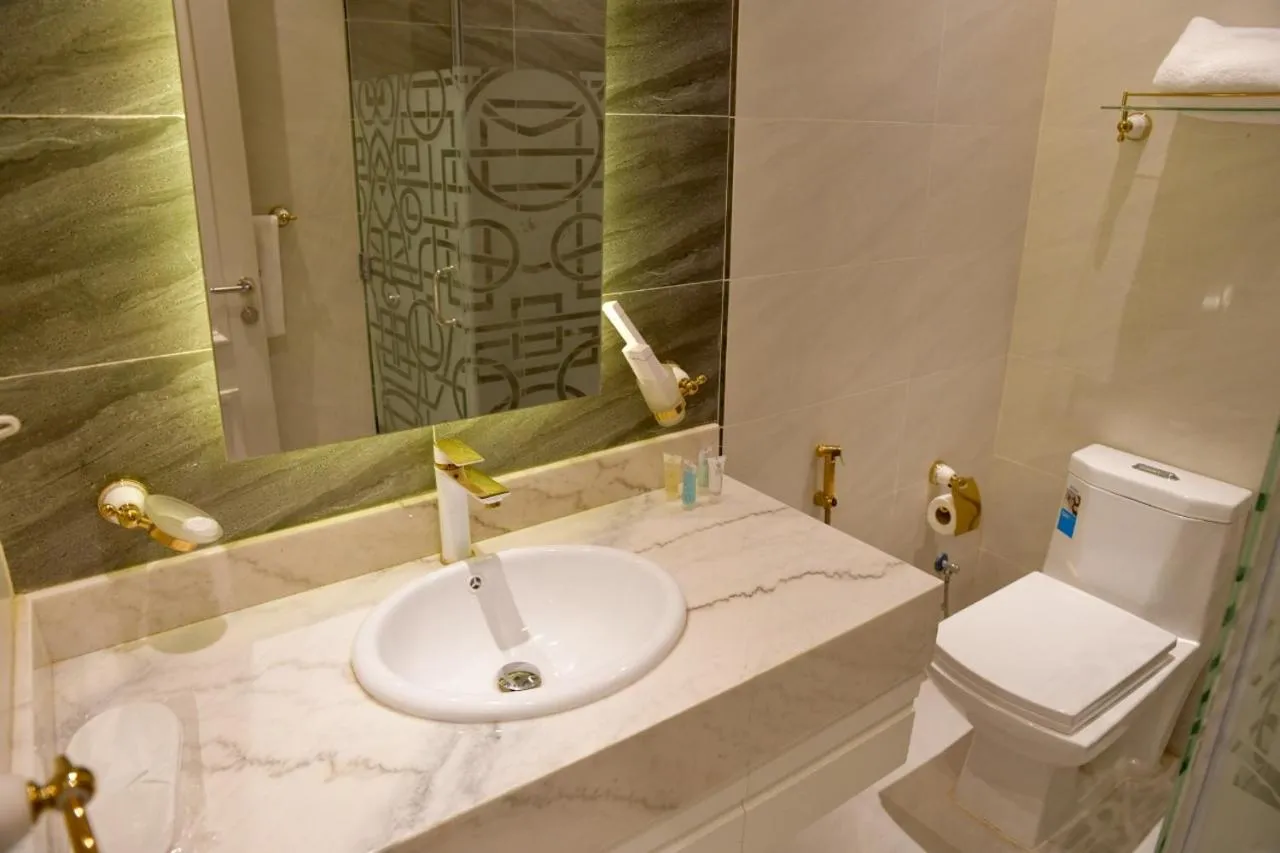 Bathroom in Crown City Hotel -فندق كراون ستي