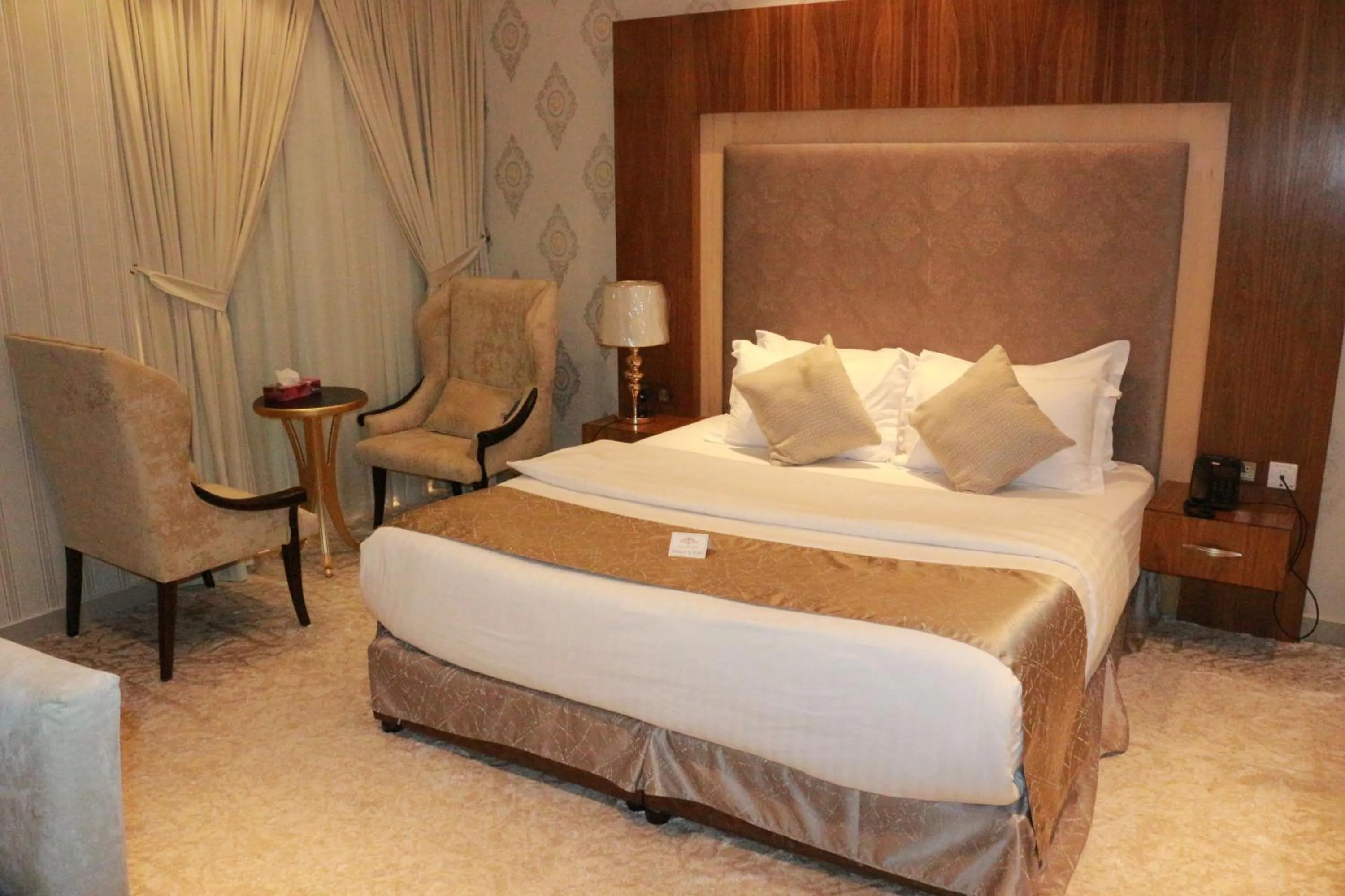 Bed in Crown City Hotel -فندق كراون ستي