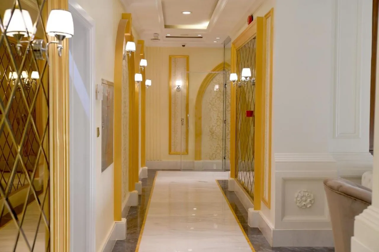 Crown City Hotel -فندق كراون ستي