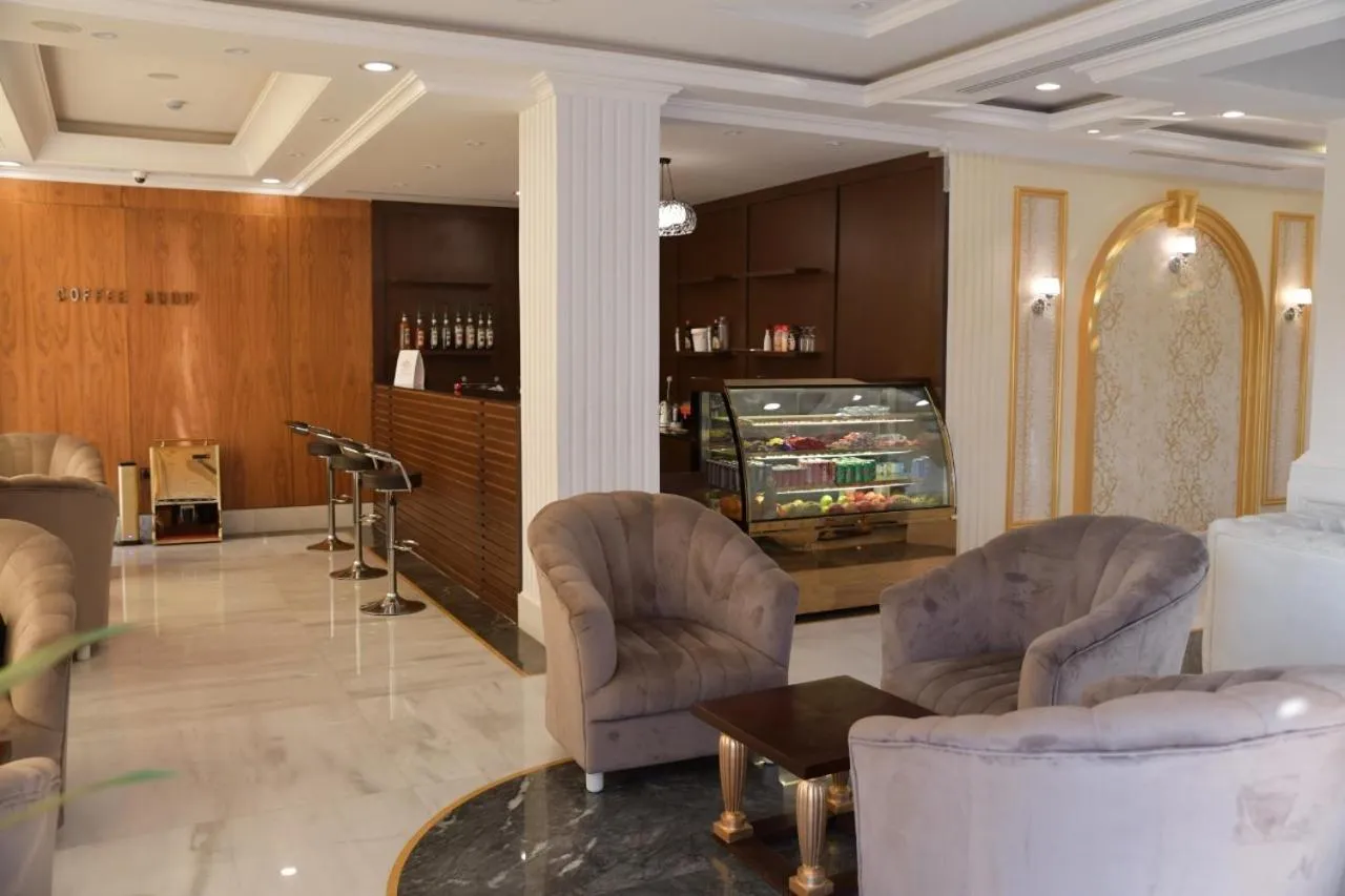 Crown City Hotel -فندق كراون ستي