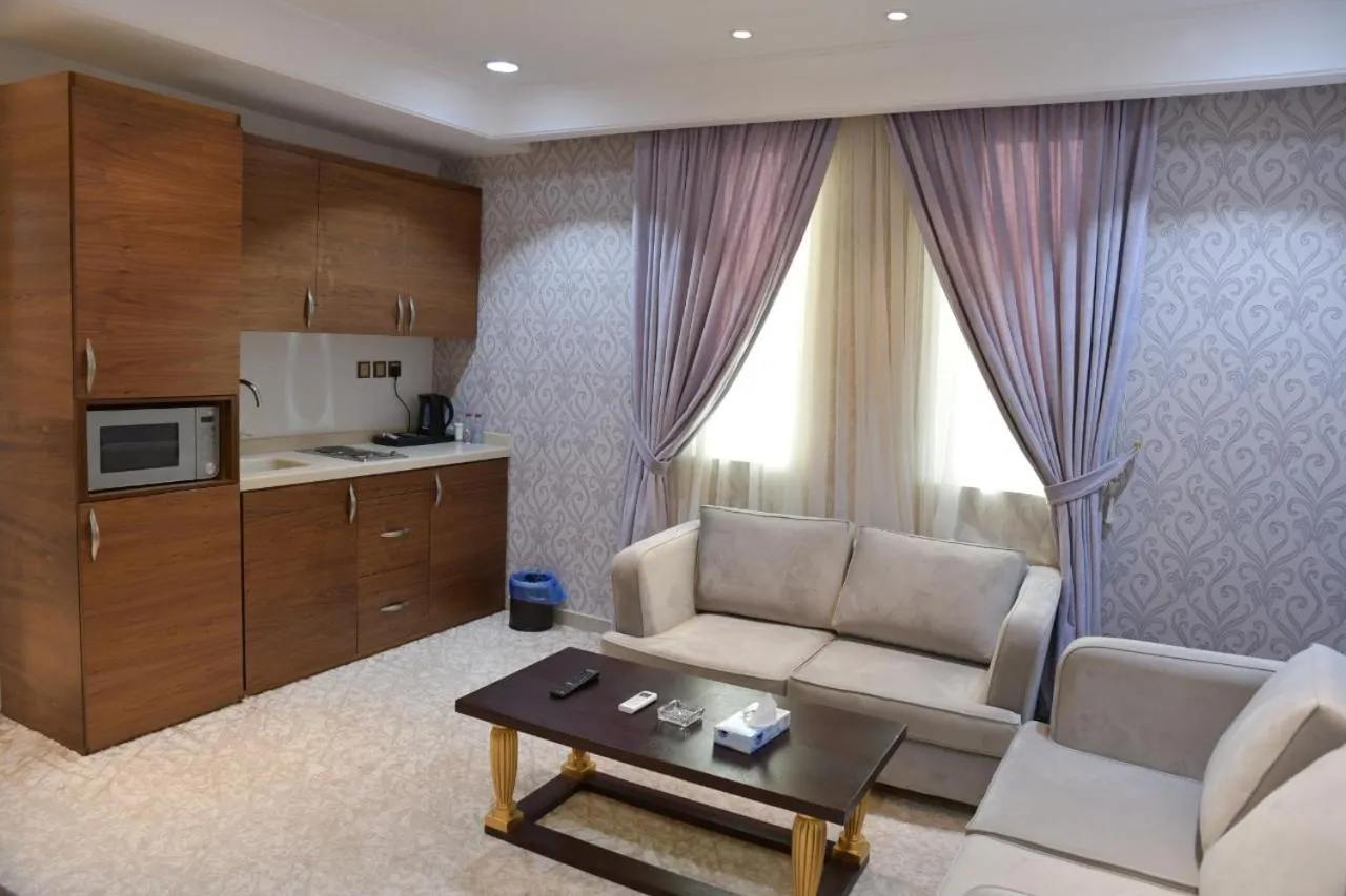 Crown City Hotel -فندق كراون ستي