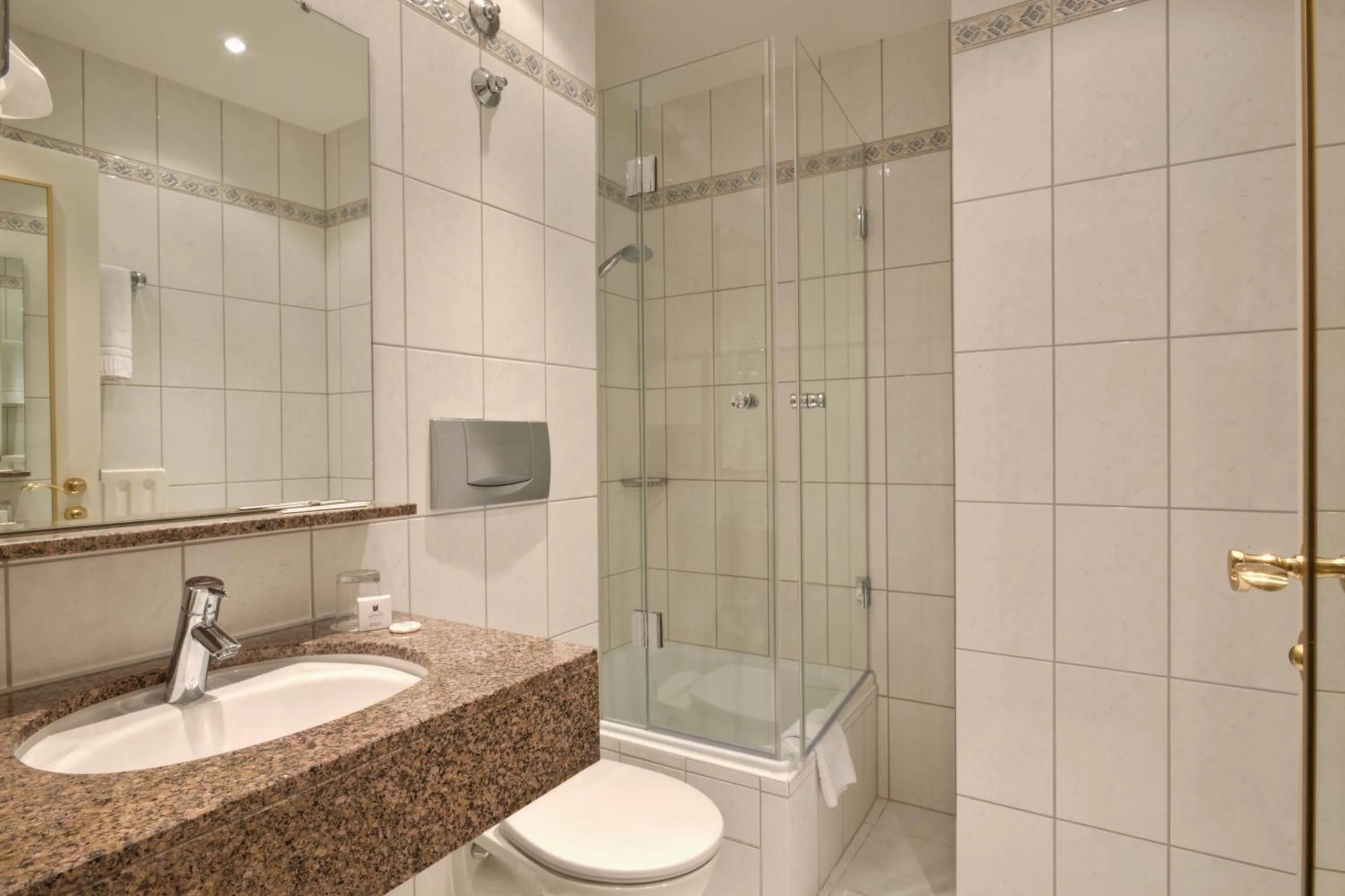 Bathroom in Schlosshotel Karlsruhe