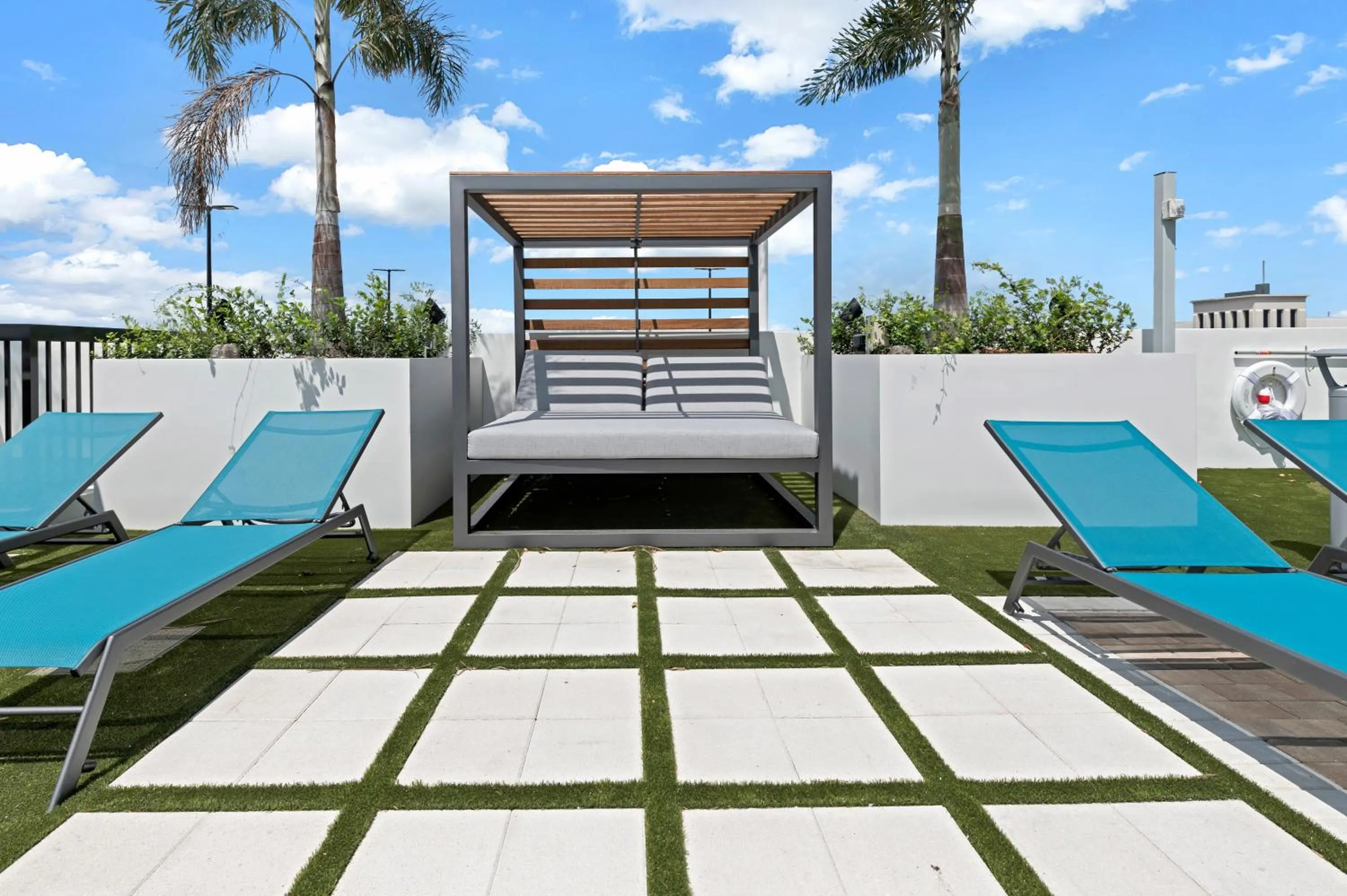 Swimming pool in Provident Grand Luxury Short-Term Residences