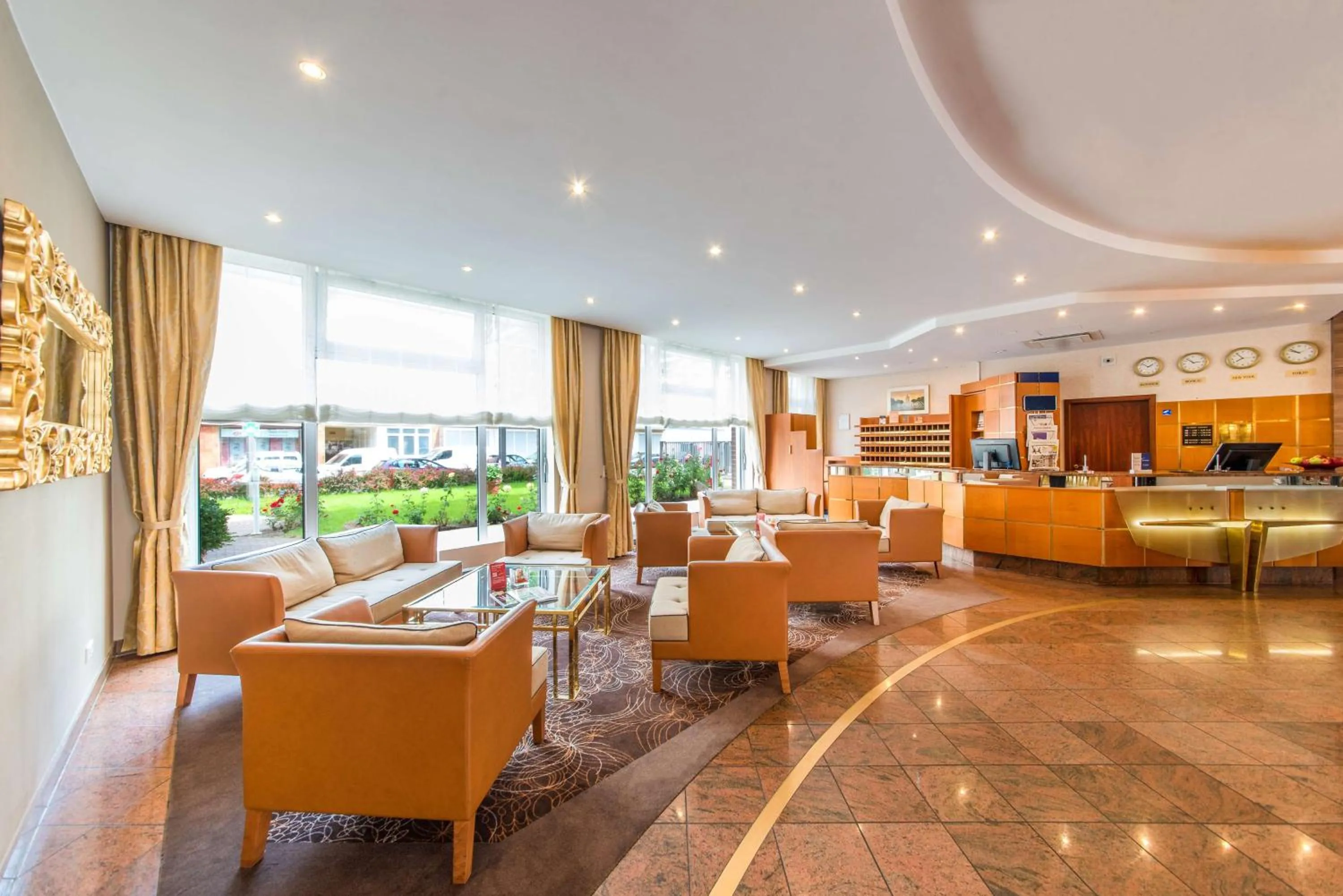 Lobby or reception in Best Western Plus Delta Park Hotel