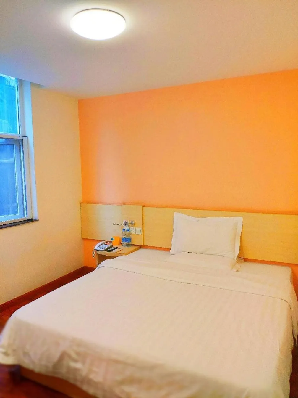 Bed in 7Days Inn ChengDu RenShou Shuyuan Road Haochi Street