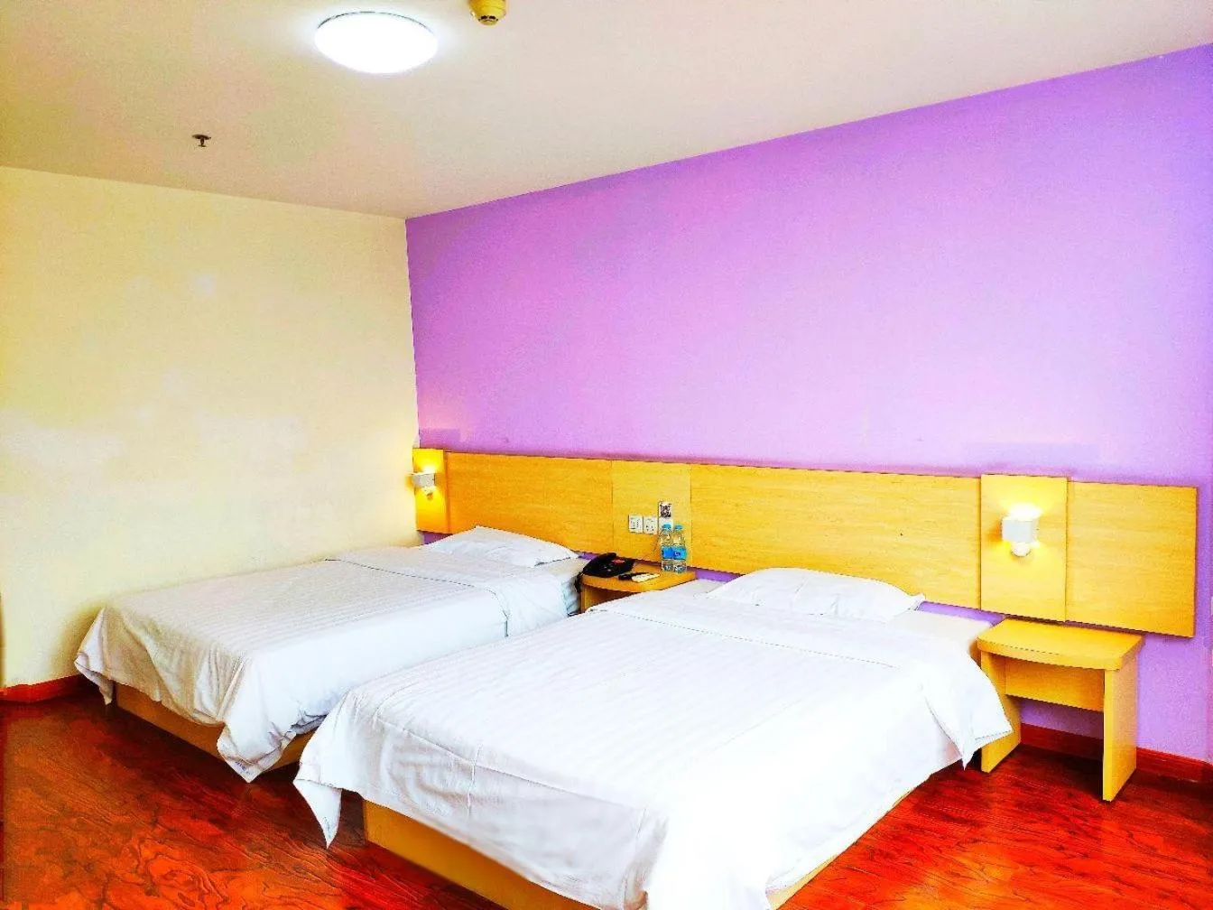 Bed in 7Days Inn ChengDu RenShou Shuyuan Road Haochi Street