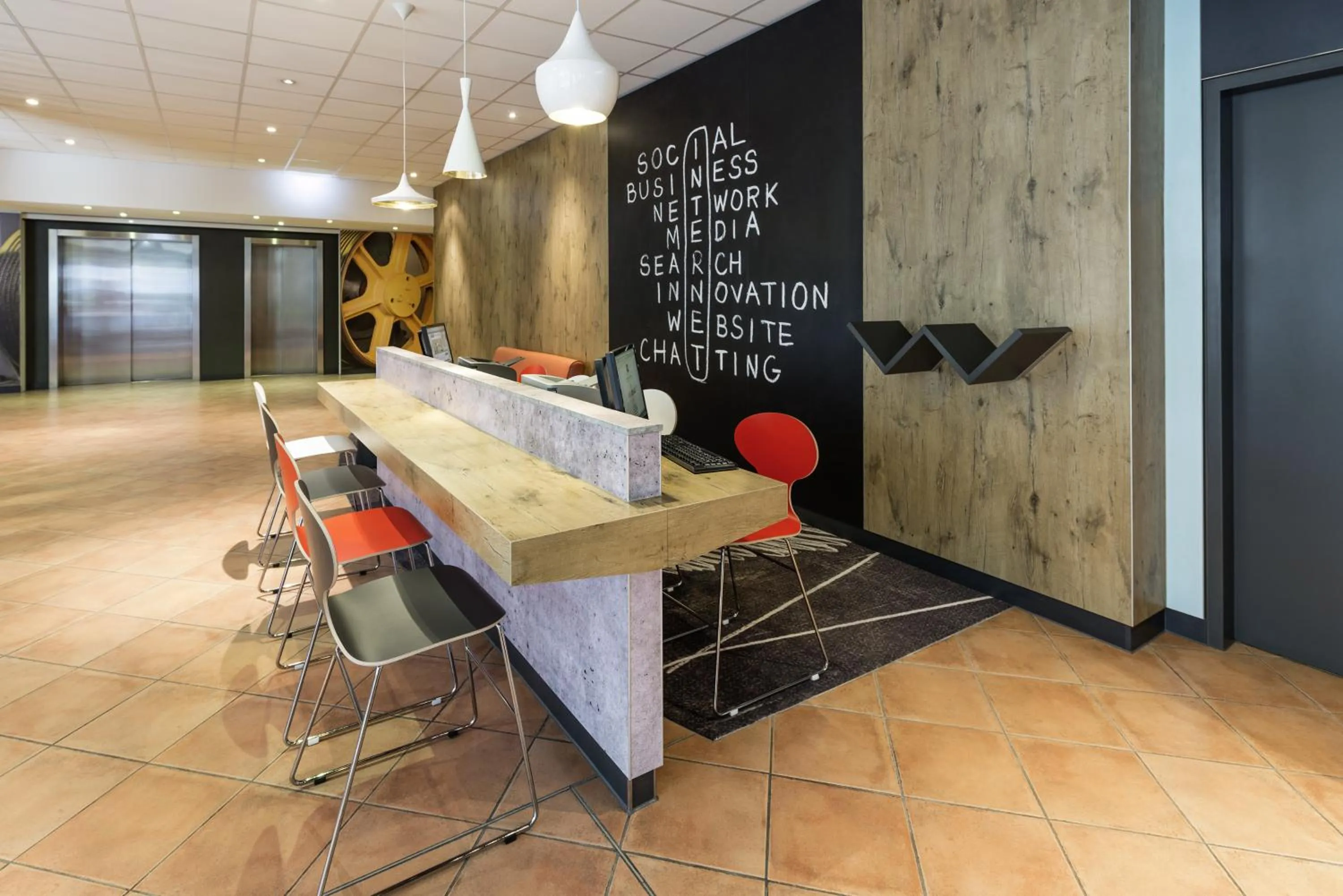 Lobby or reception in ibis München Parkstadt Schwabing