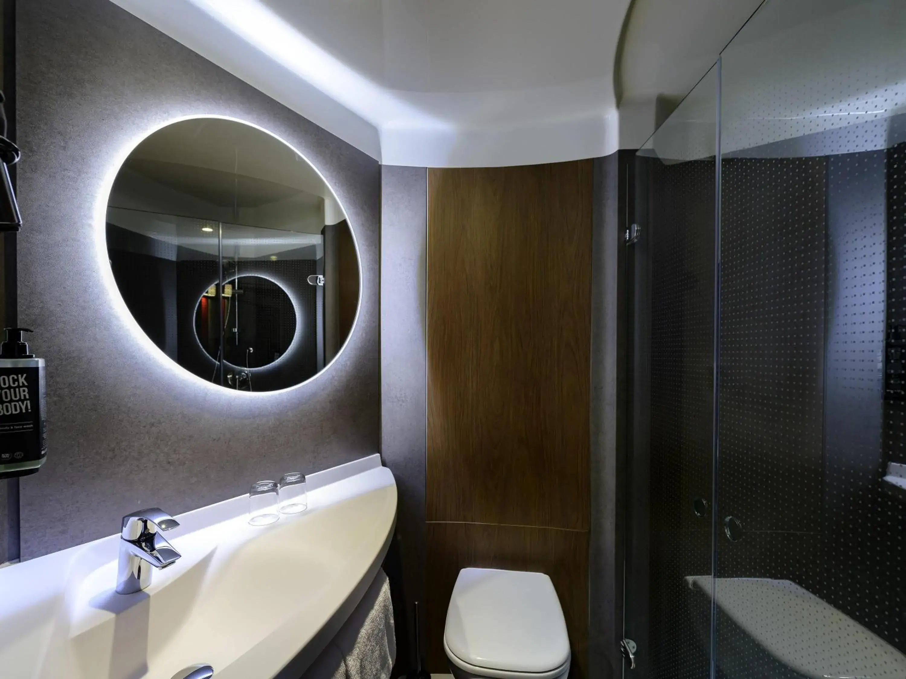 Twin Room in ibis München Parkstadt Schwabing Twin Room in ibis München Parkstadt Schwabing