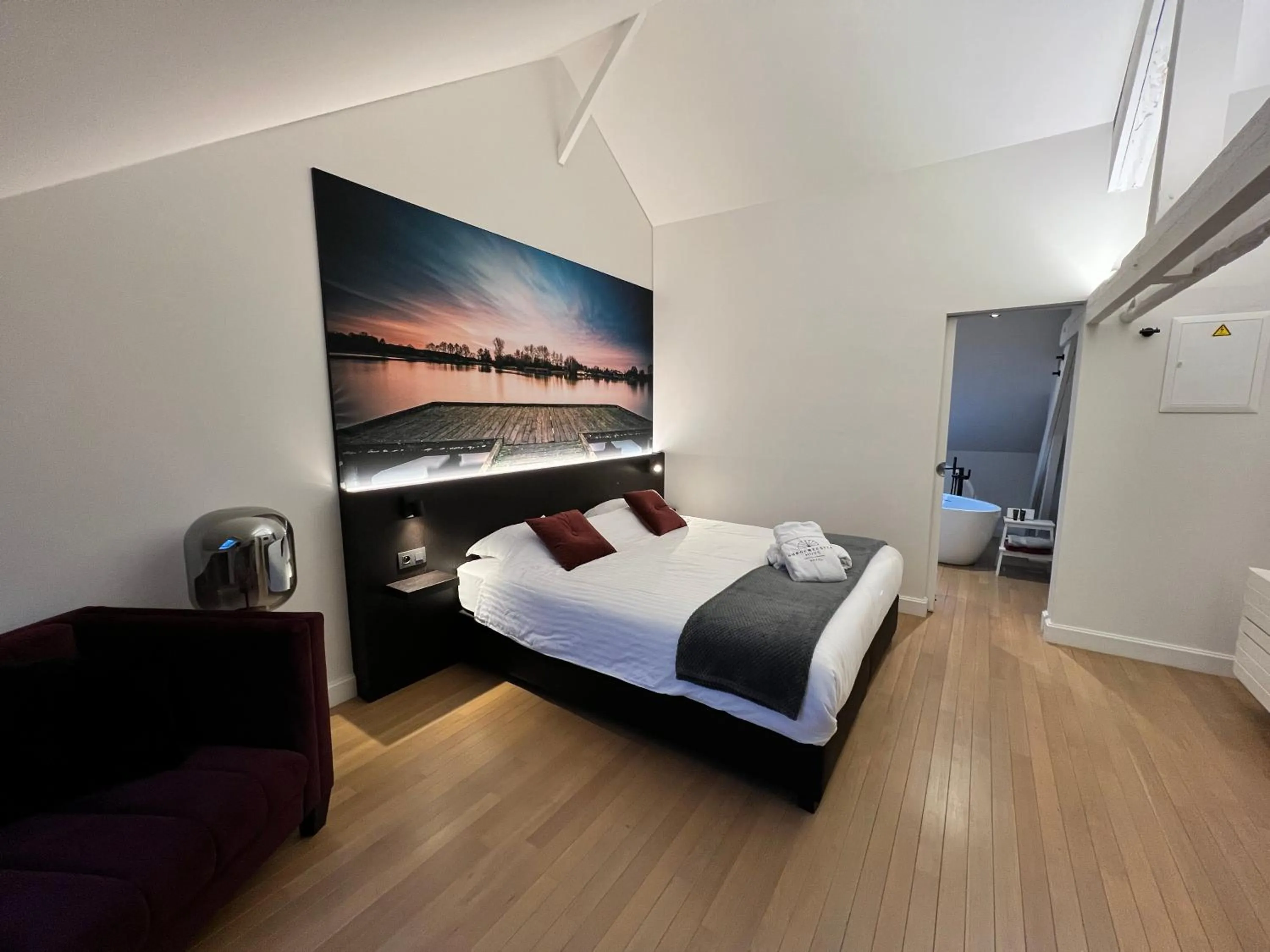 Bed in Burgemeesterhuys