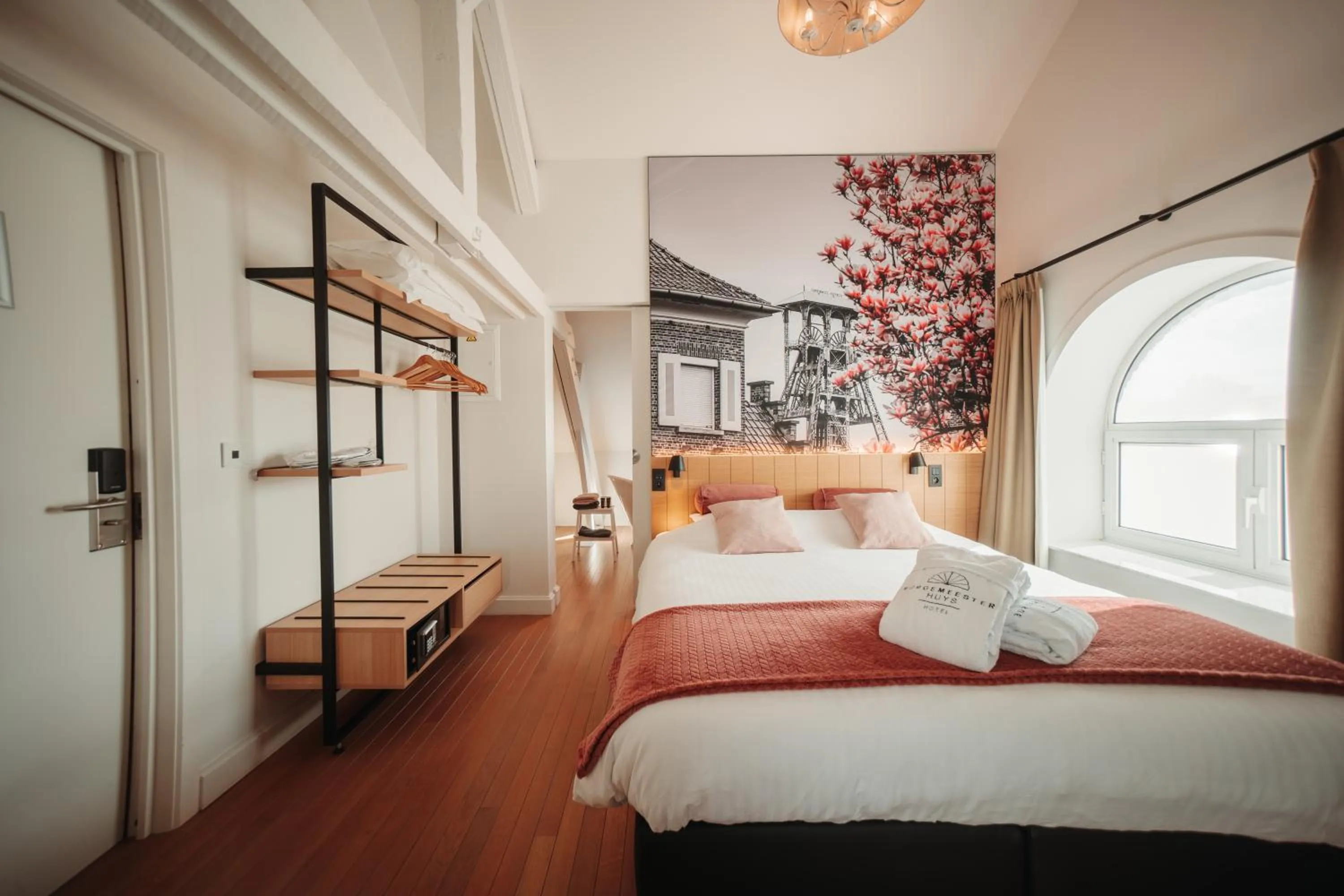 Bed in Burgemeesterhuys