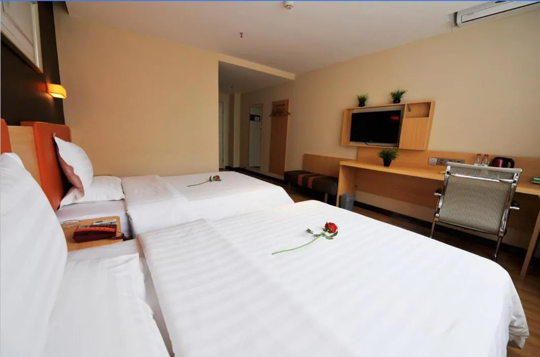 Bed in 7Days Premium Chongqing Fengjie Kuizhou Avenue