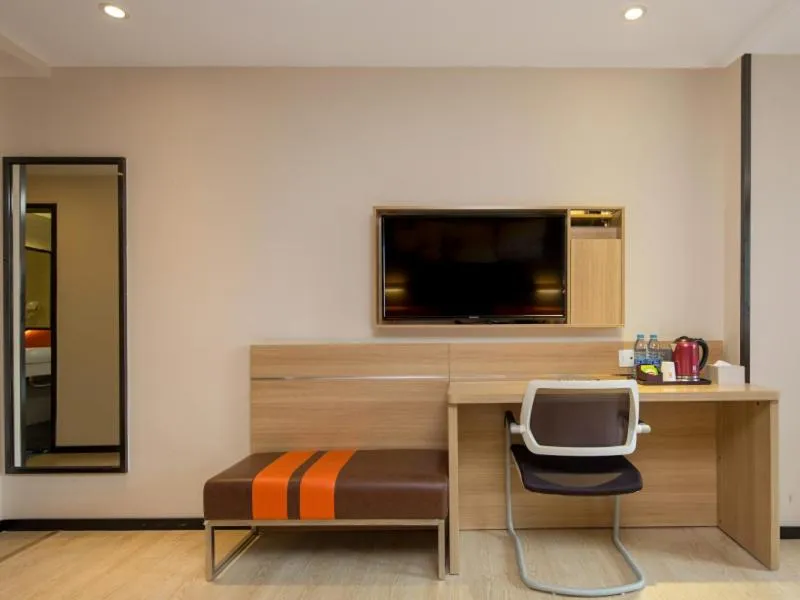 7Days Premium Shenzhen Longgang Dayun Metro Station