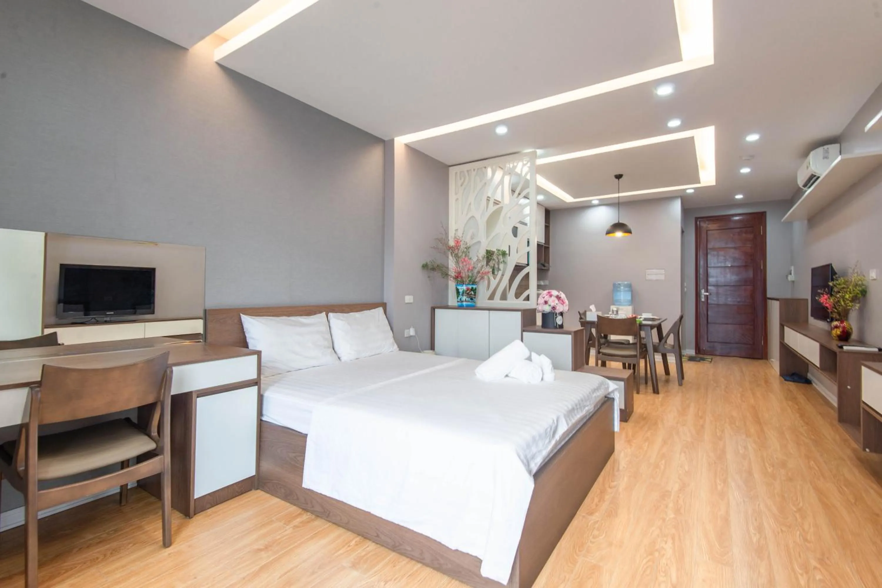 Communal lounge/ TV room, Bed in 22housing Linh Lang Hotel & Residence