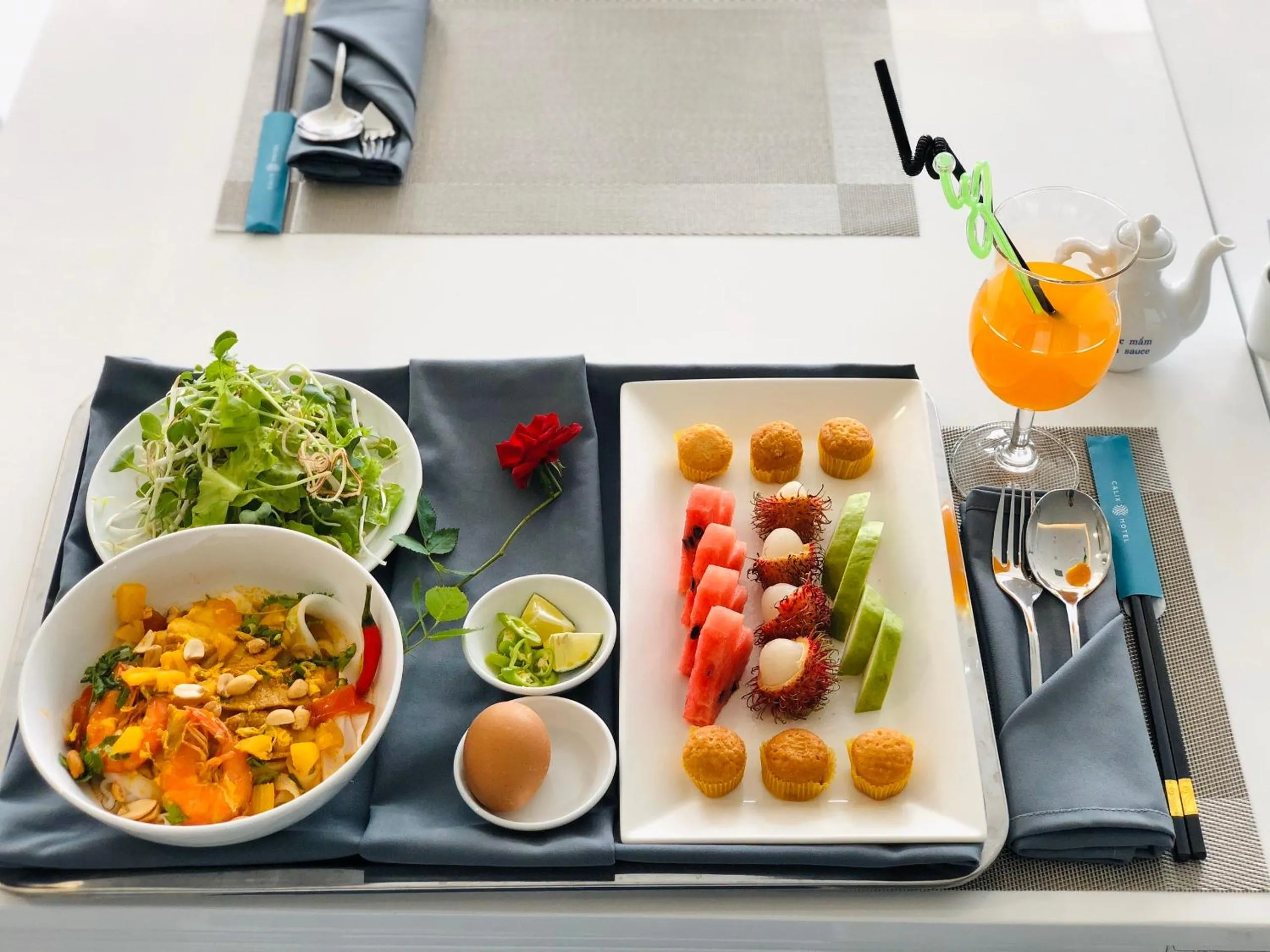 Food and drinks in Calix Hotel