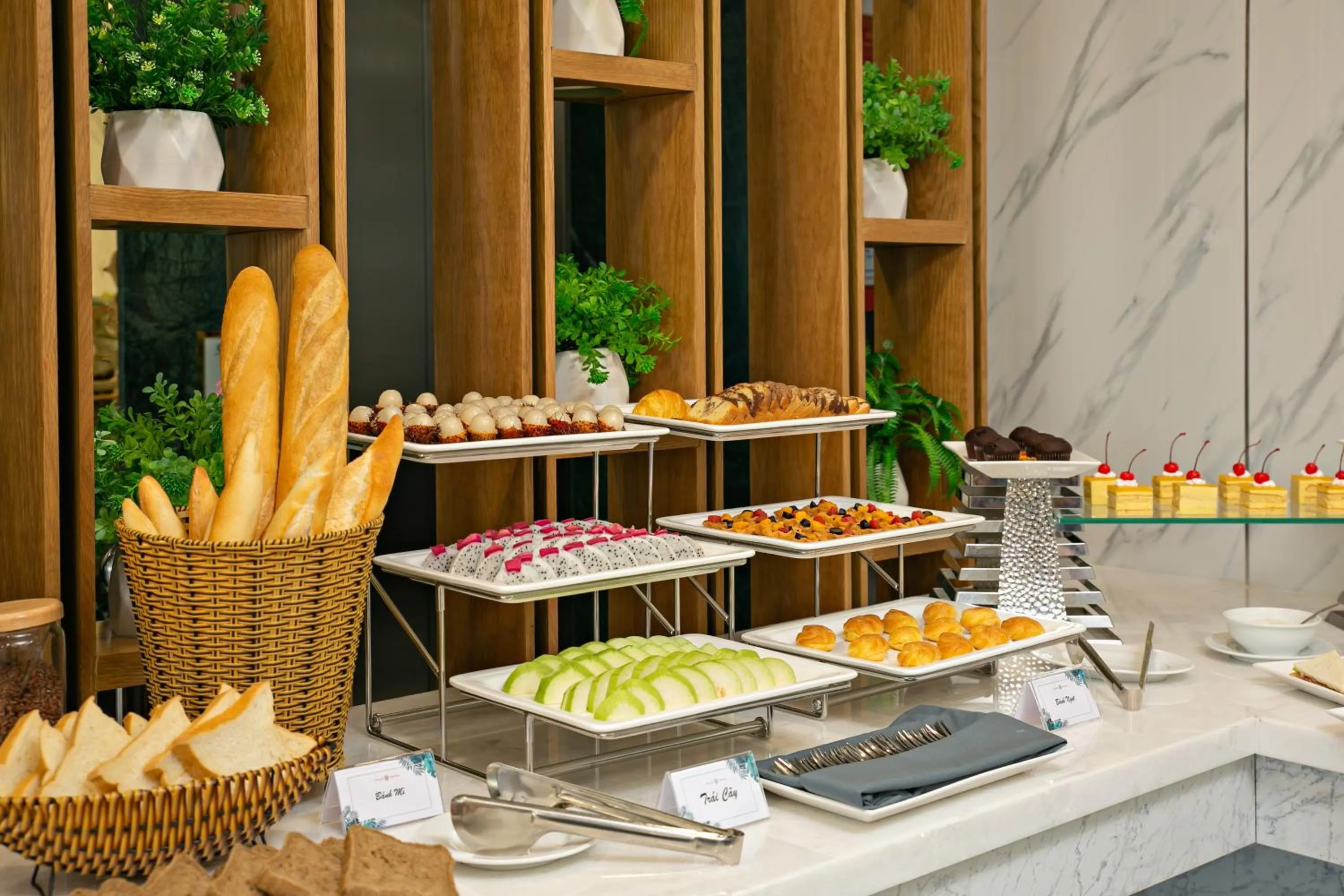 Food and drinks in Calix Hotel