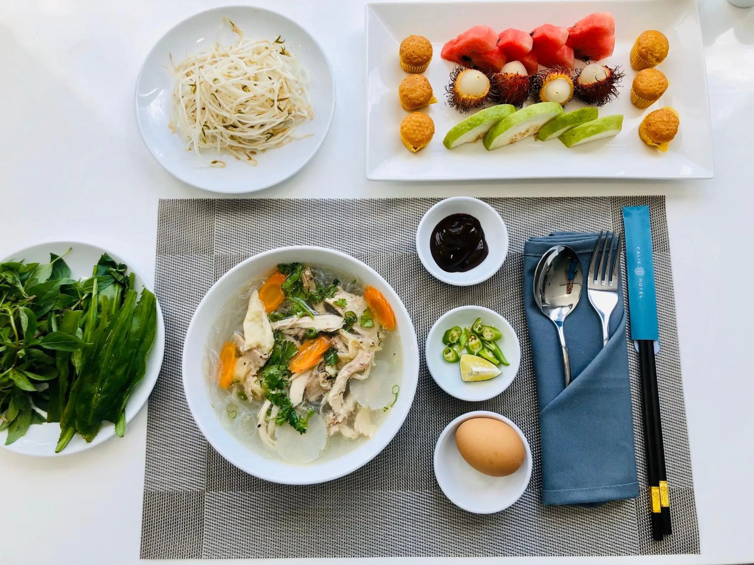 Food and drinks in Calix Hotel