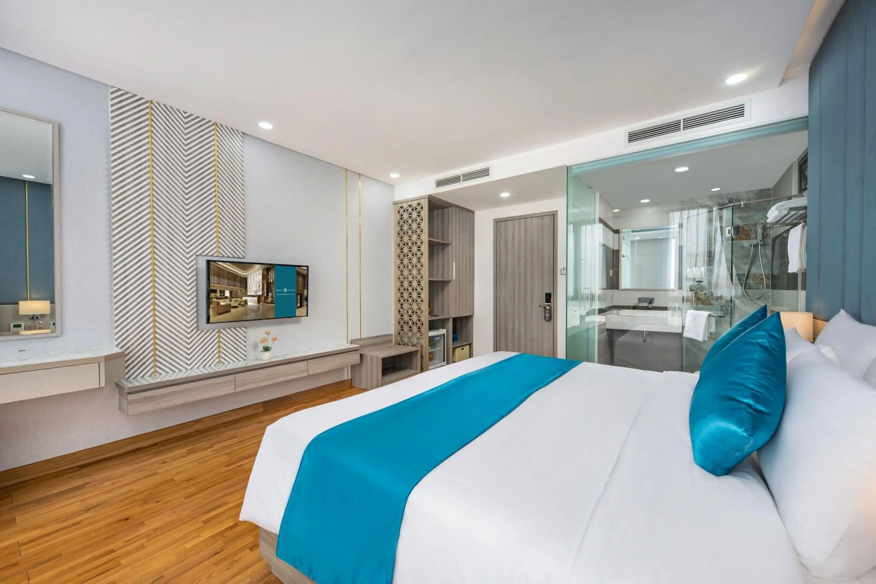 Photo of the whole room, Bed in Calix Hotel