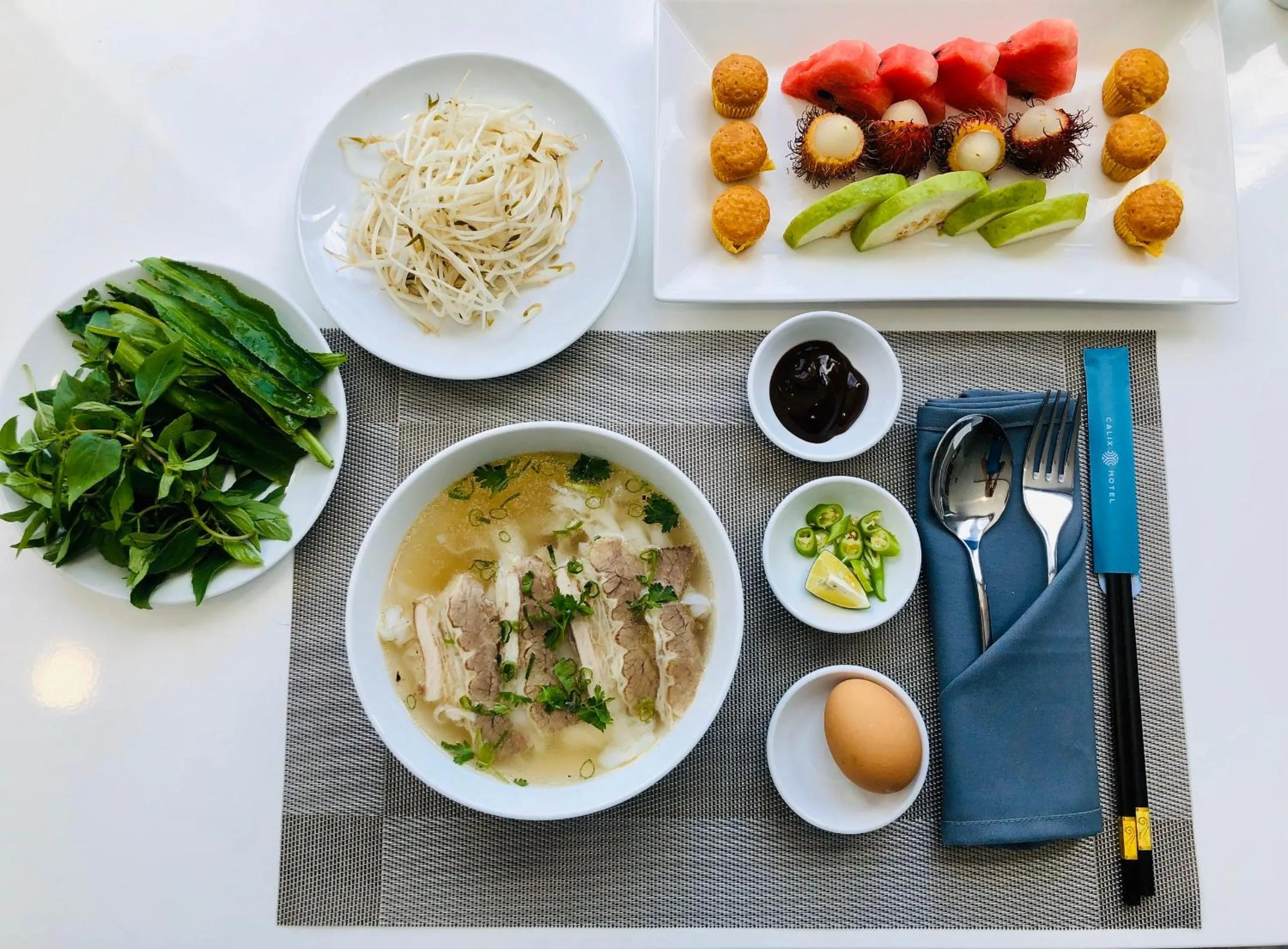 Food and drinks in Calix Hotel