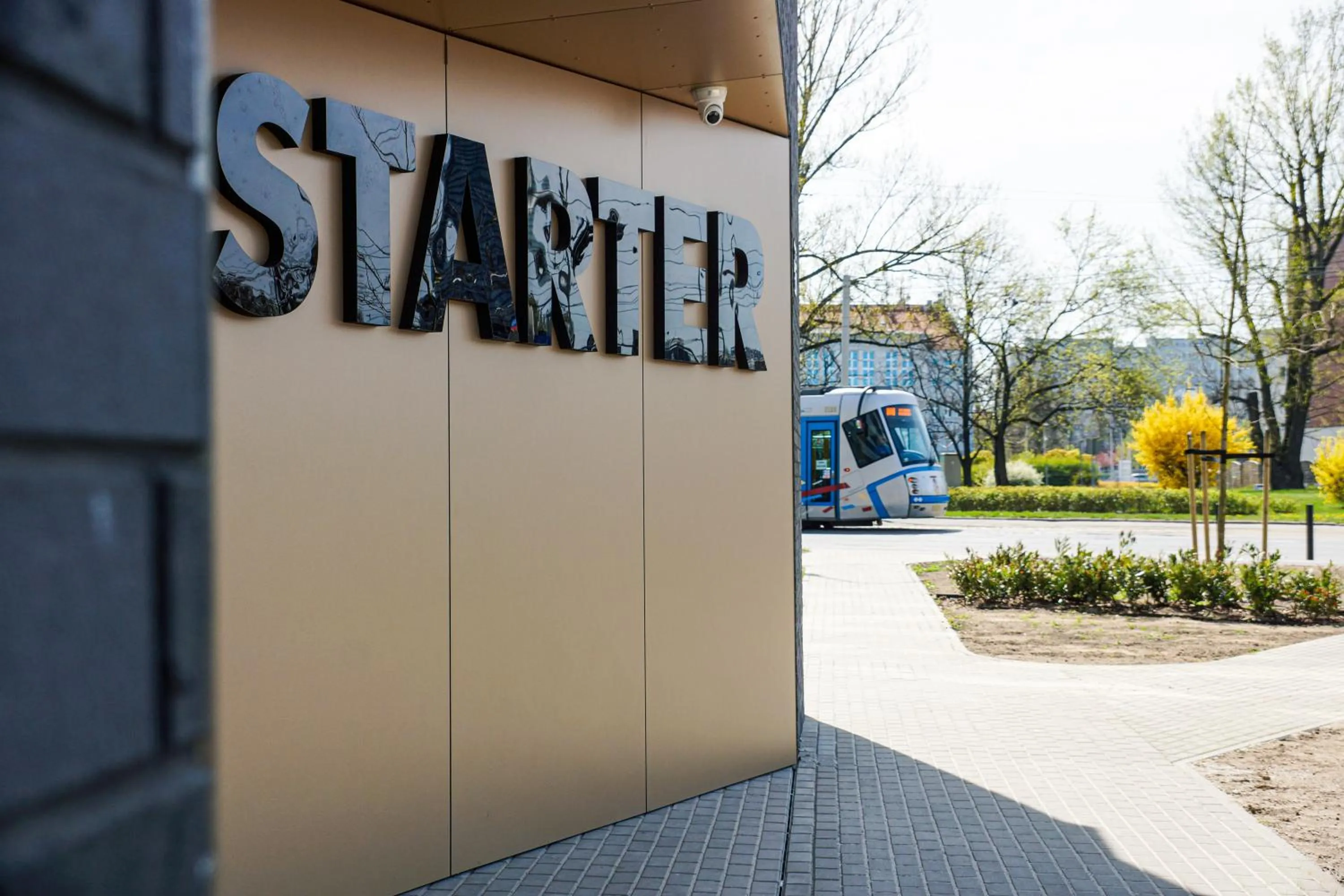 Facade/entrance in Starter III