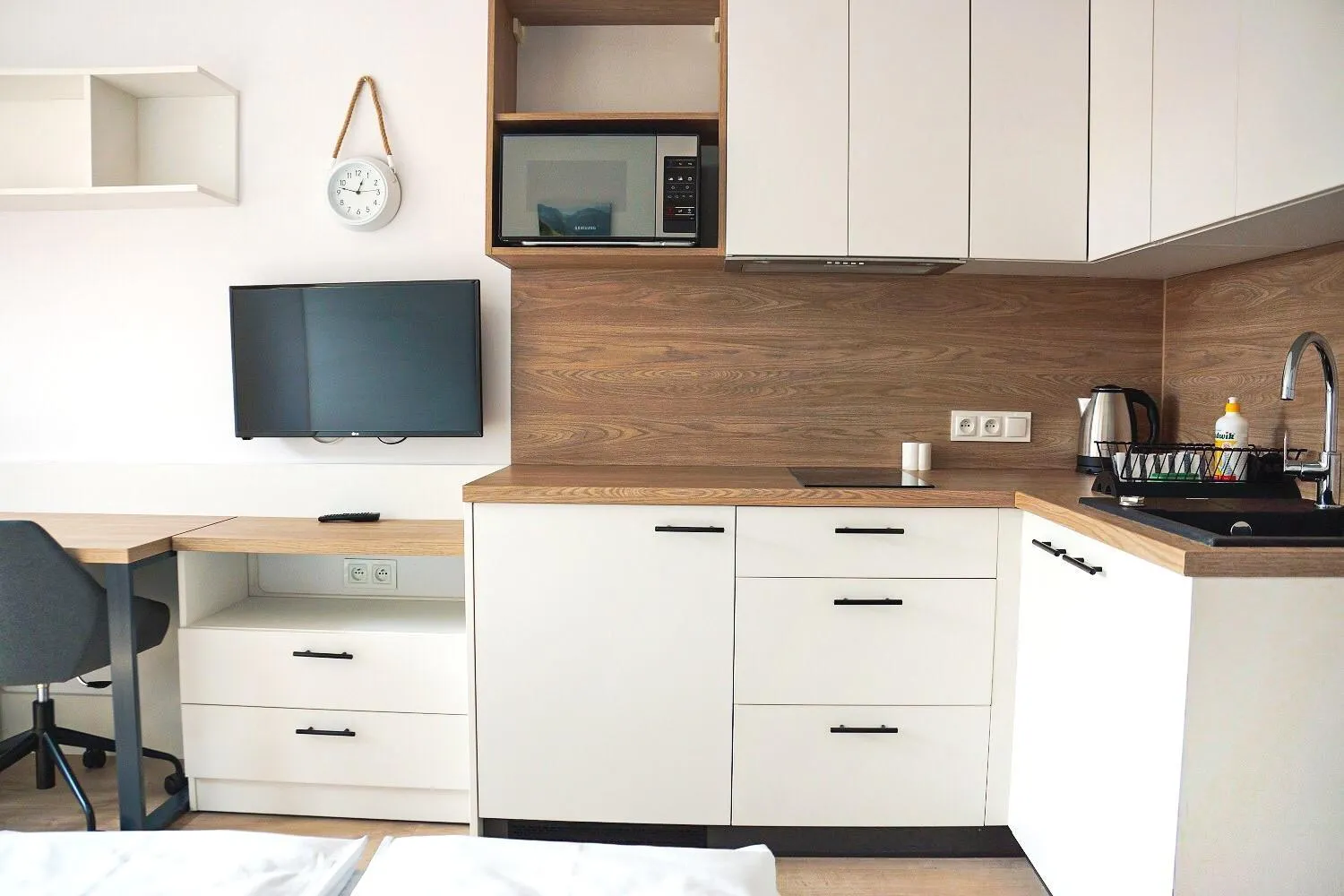 TV and multimedia in Starter III