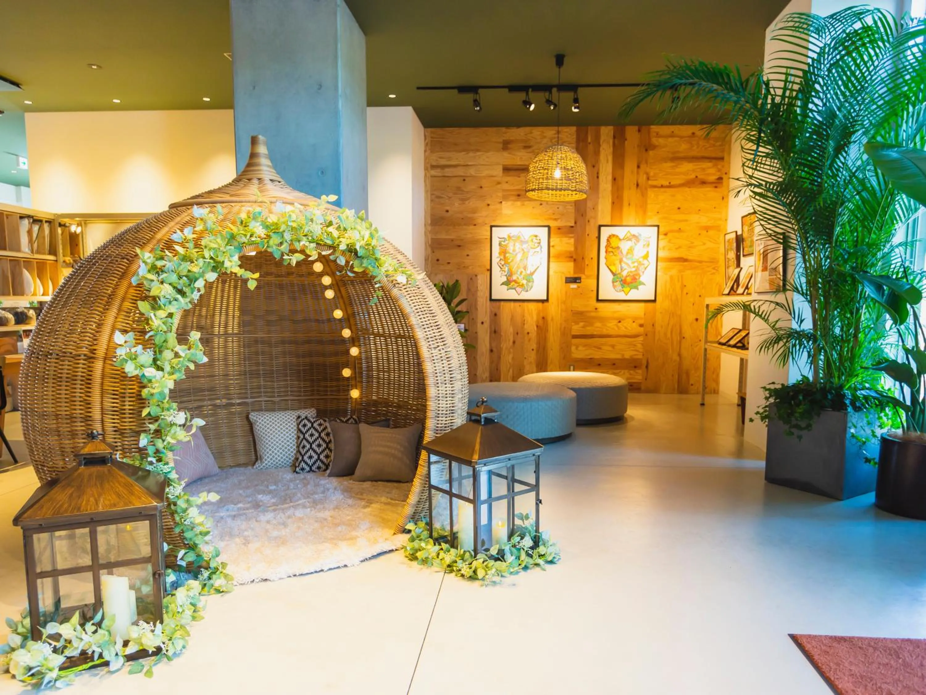 Communal lounge/ TV room in Fukiagehama Field Hotel