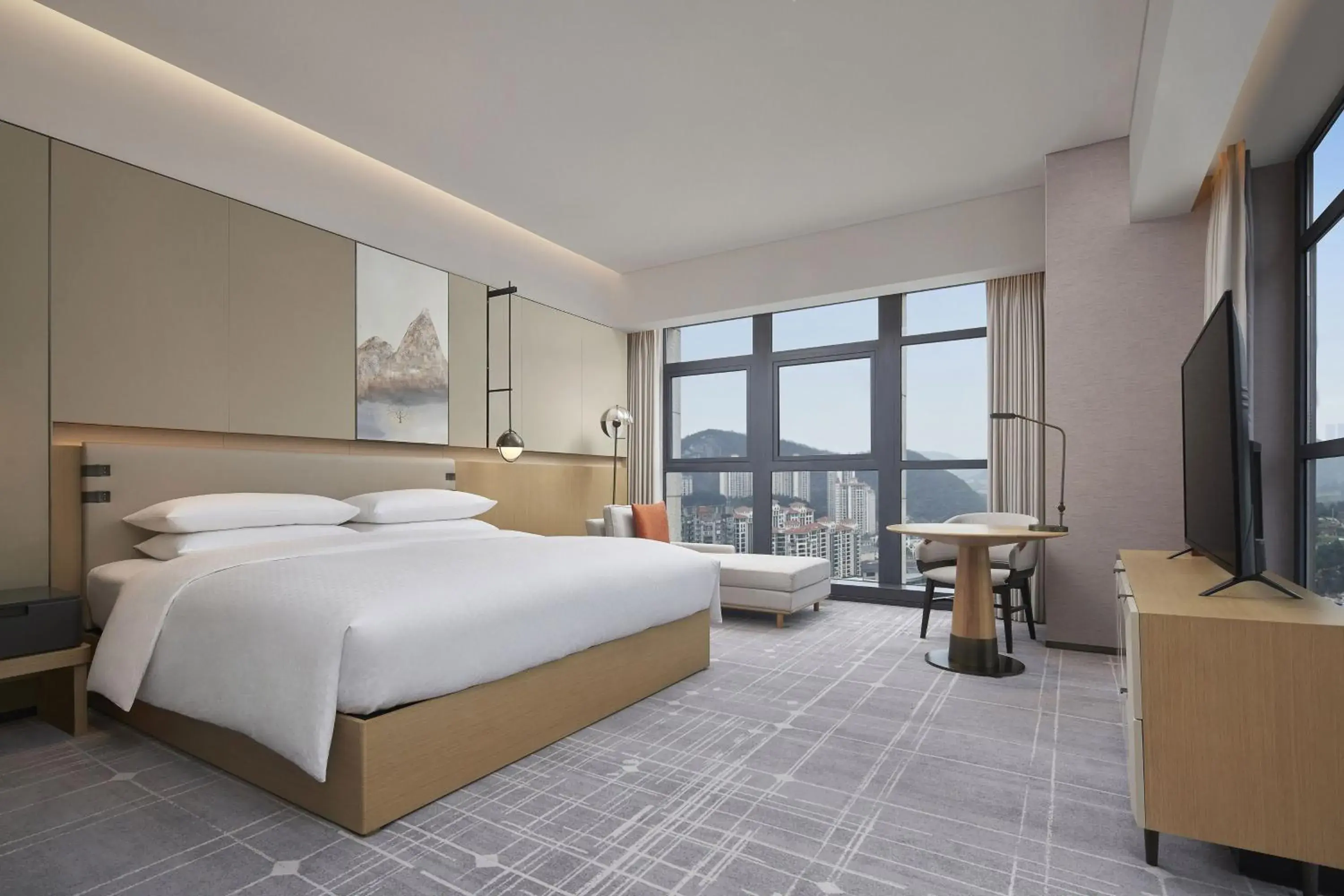 Deluxe King, Guest room, 1 King in Four Points by Sheraton Guiyang, Huaxi Deluxe King, Guest room, 1 King in Four Points by Sheraton Guiyang, Huaxi