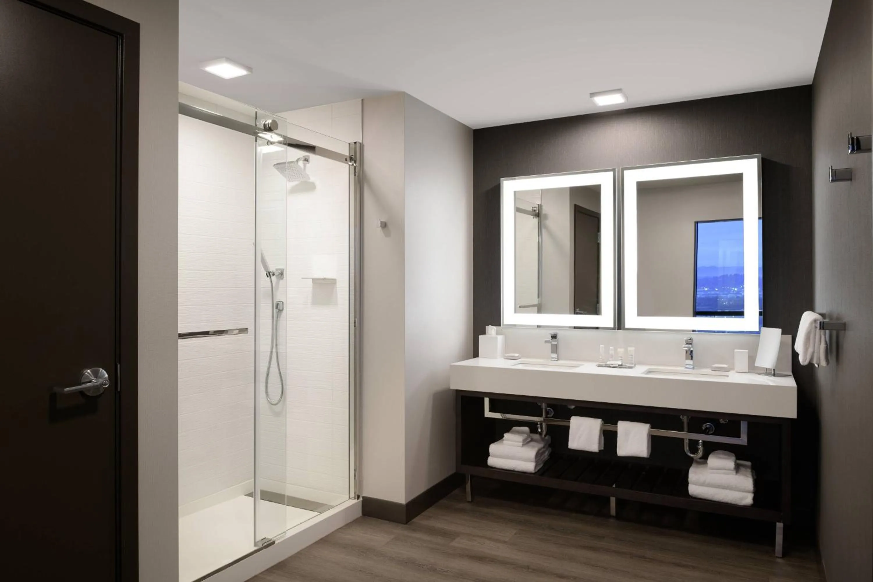 Bathroom in Marriott Tacoma Downtown