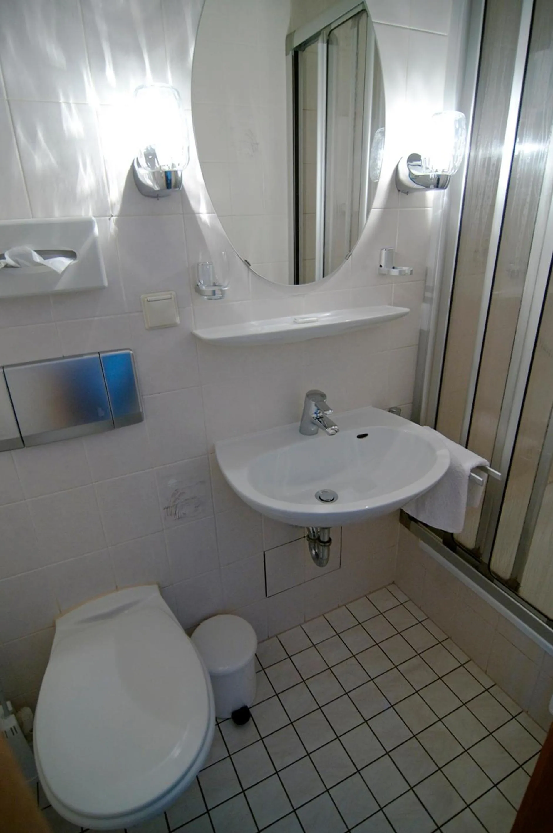 Shower in Hotel Garni Lehrertal