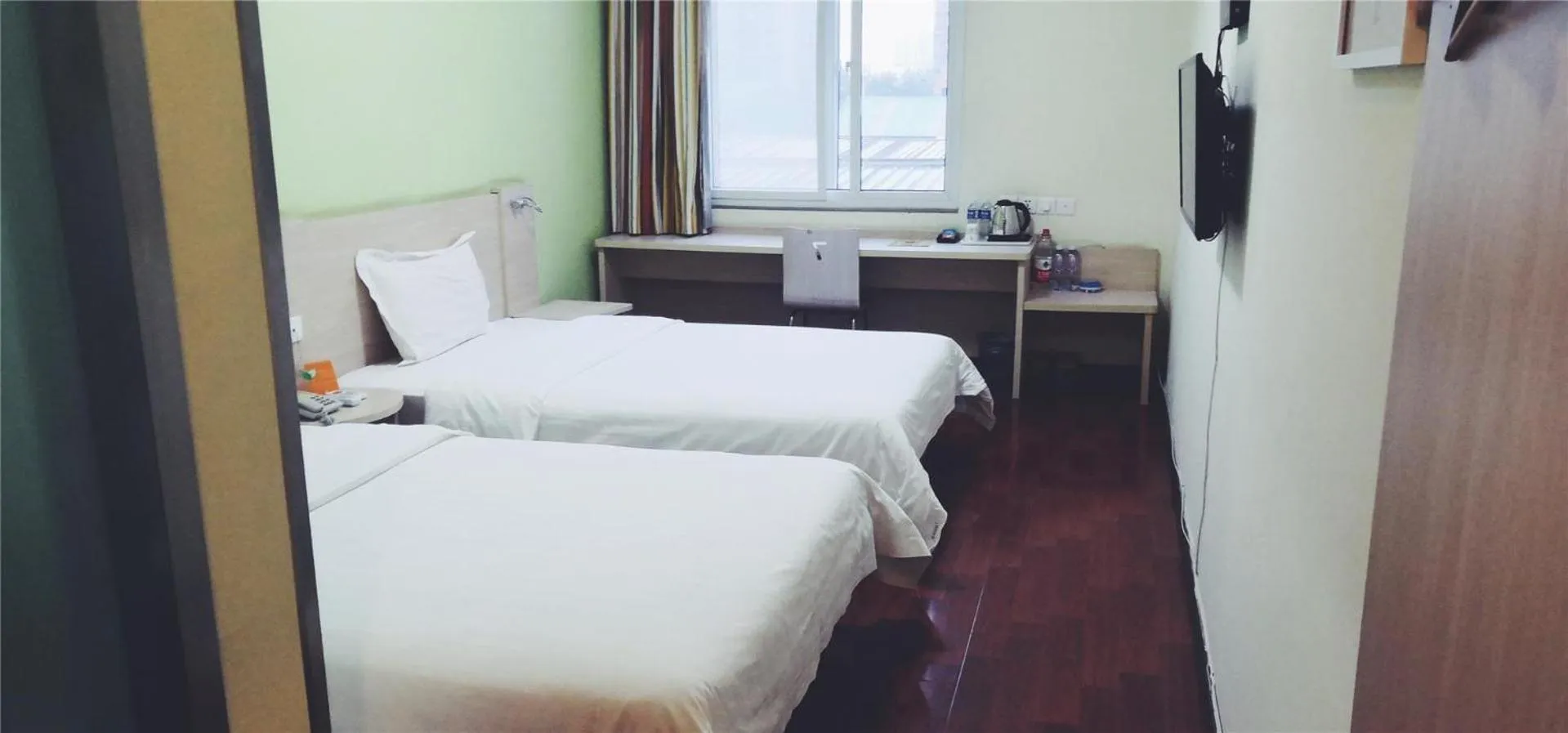 Bed in 7Days Inn Tangshan Silicon Valley Digital City