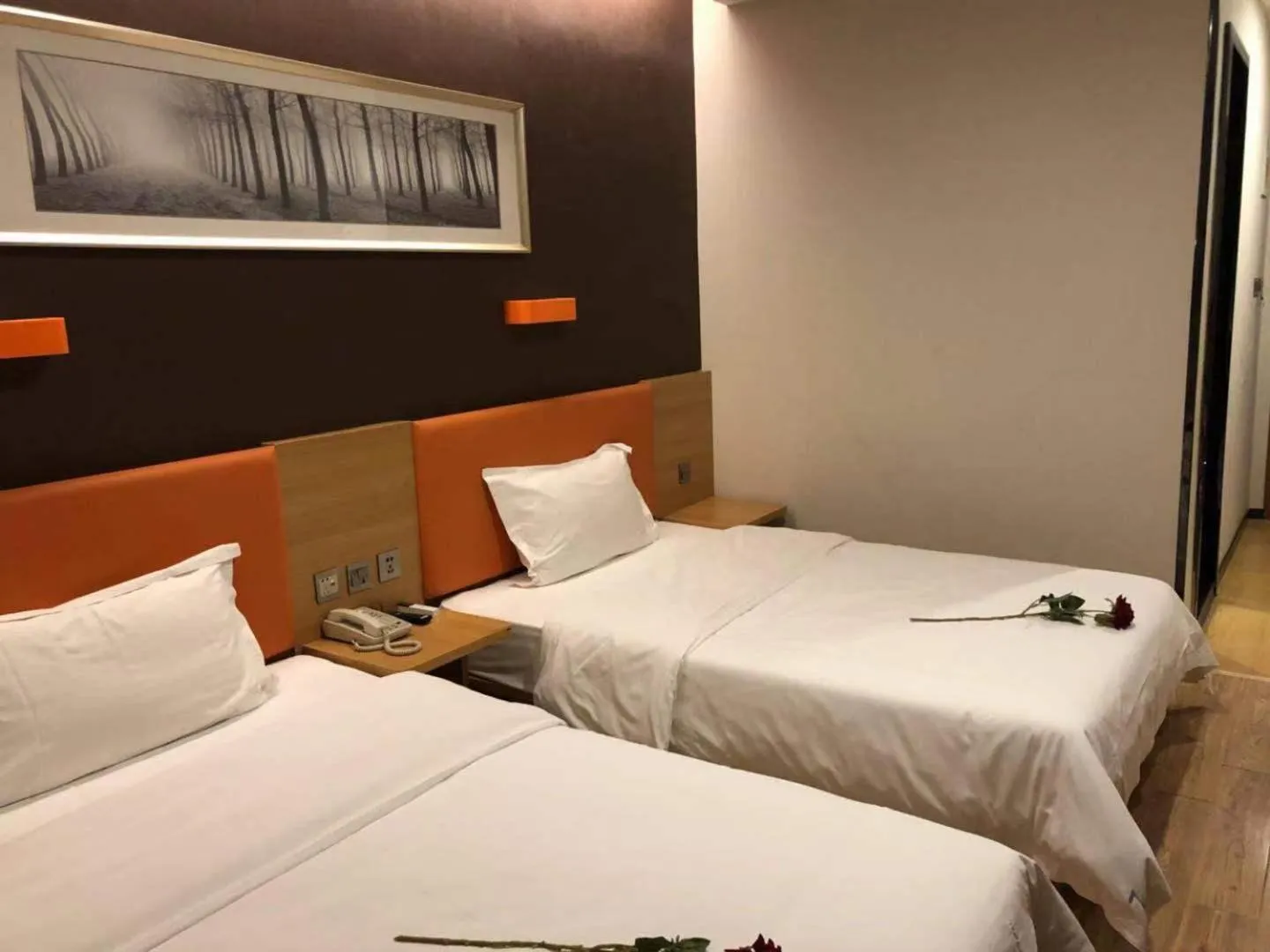 Bed in 7Days Premium Nanjing Xinjiekou Zhangfu Garden Metro Station