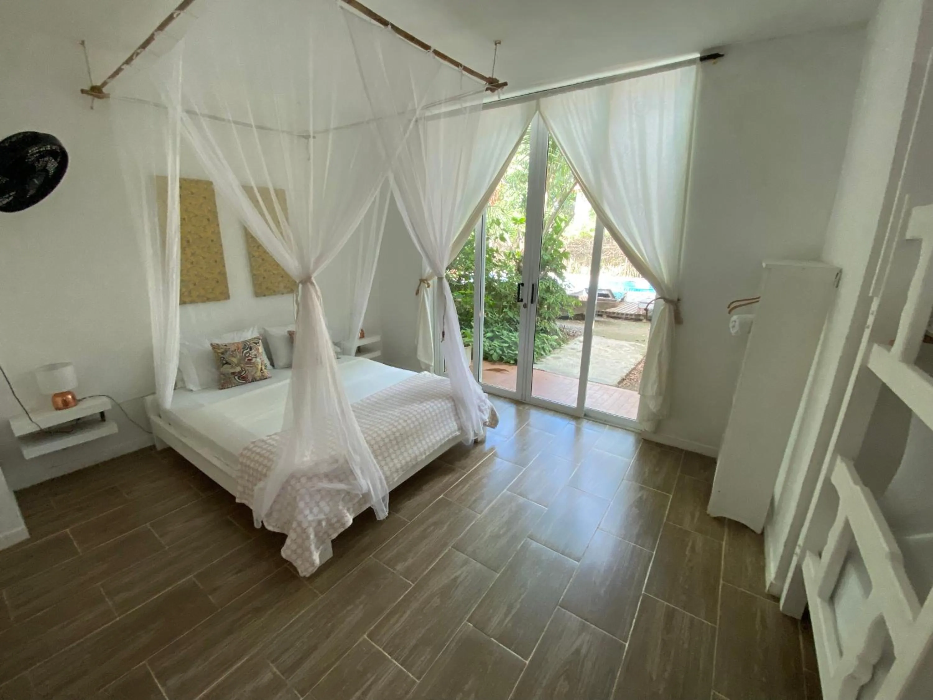 Property building, Bed in Kawabonga