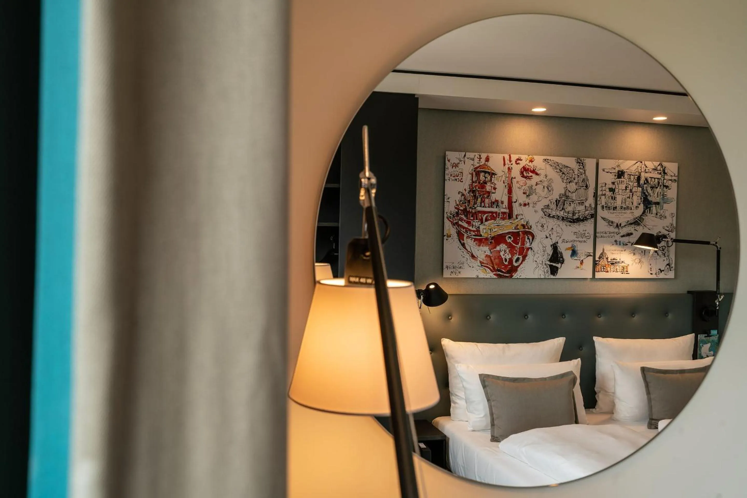 Photo of the whole room in Motel One Hamburg-Altona