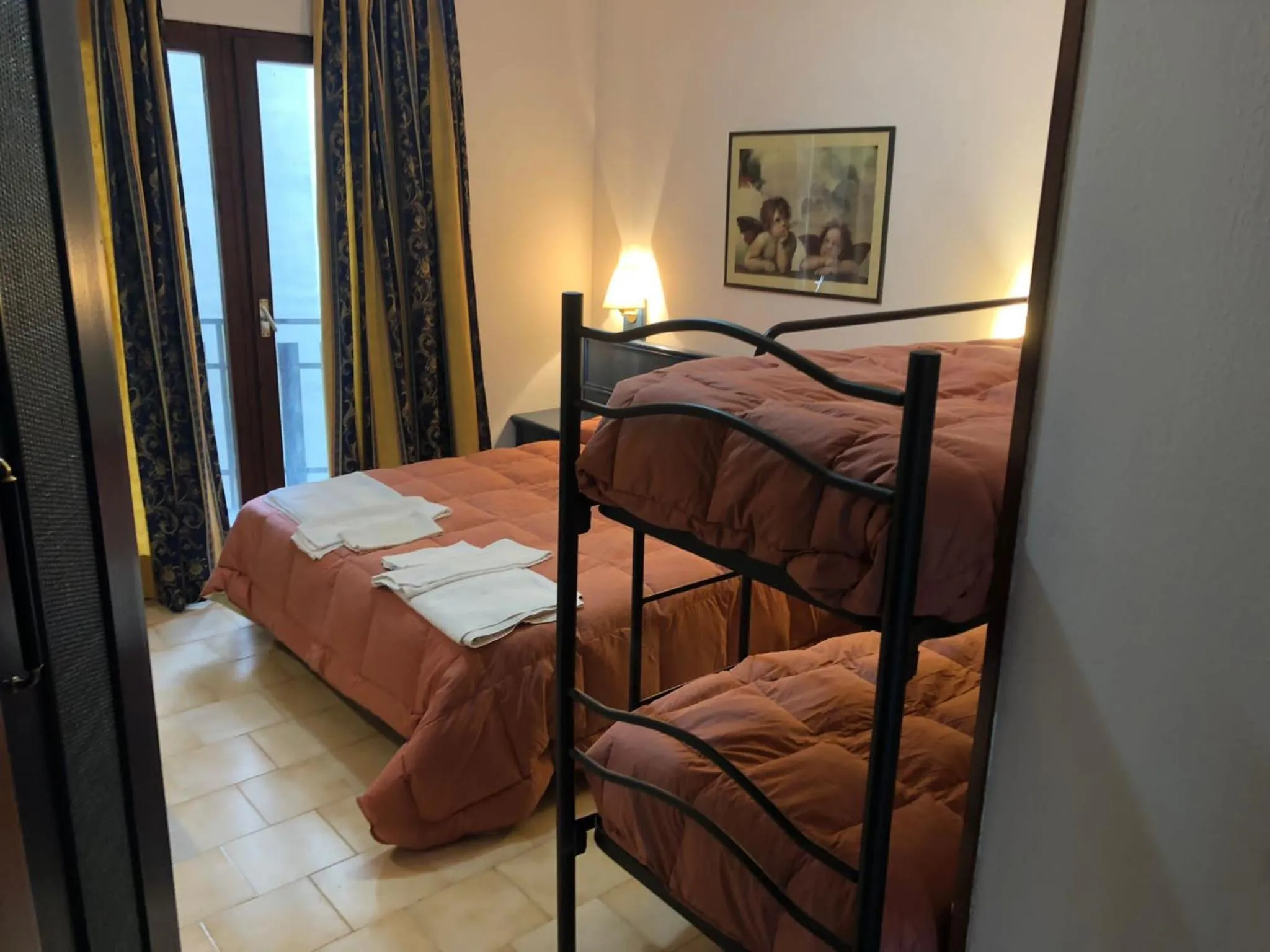 Bed in petit paradis