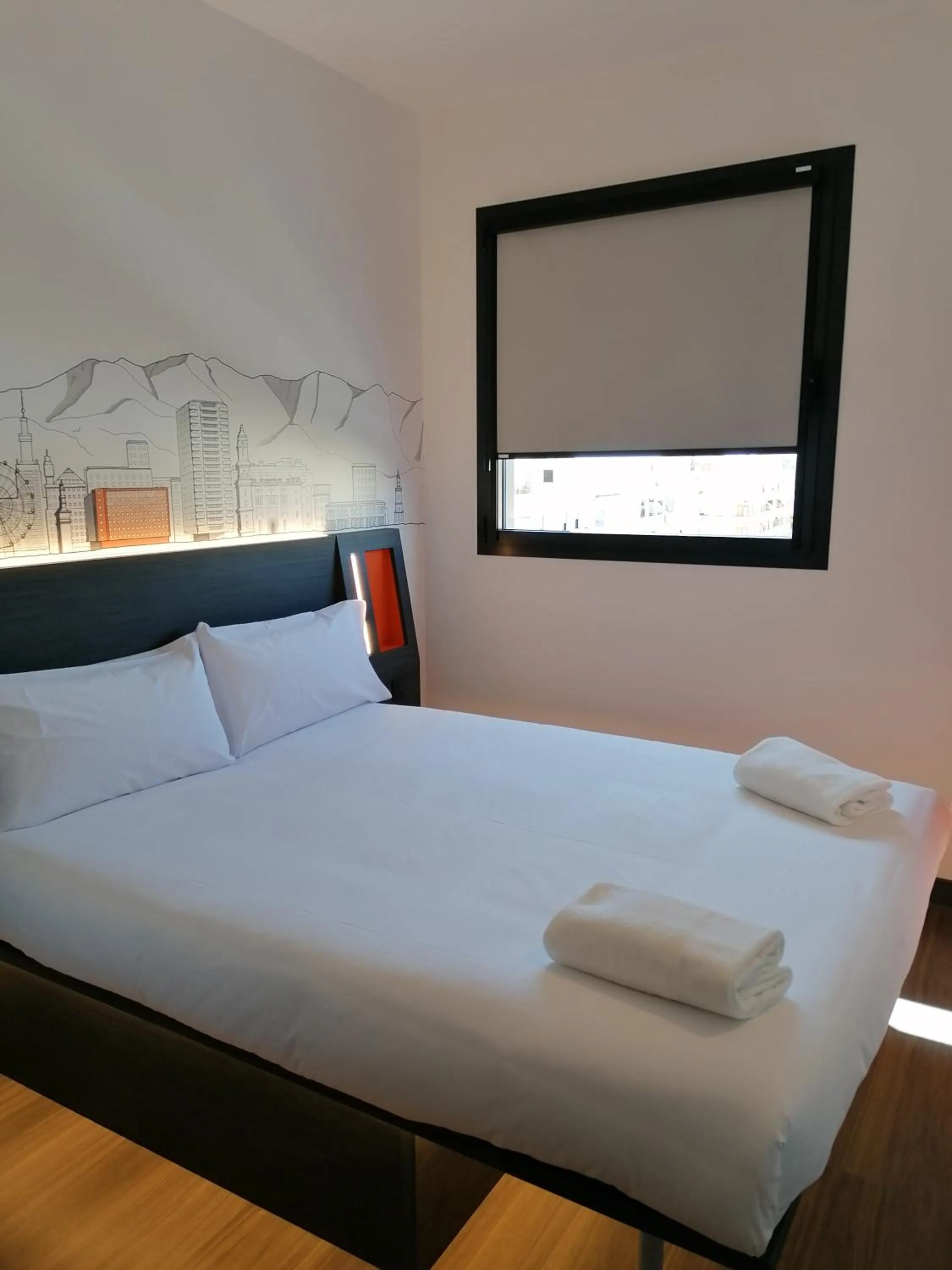 Bed in easyHotel Malaga City Centre
