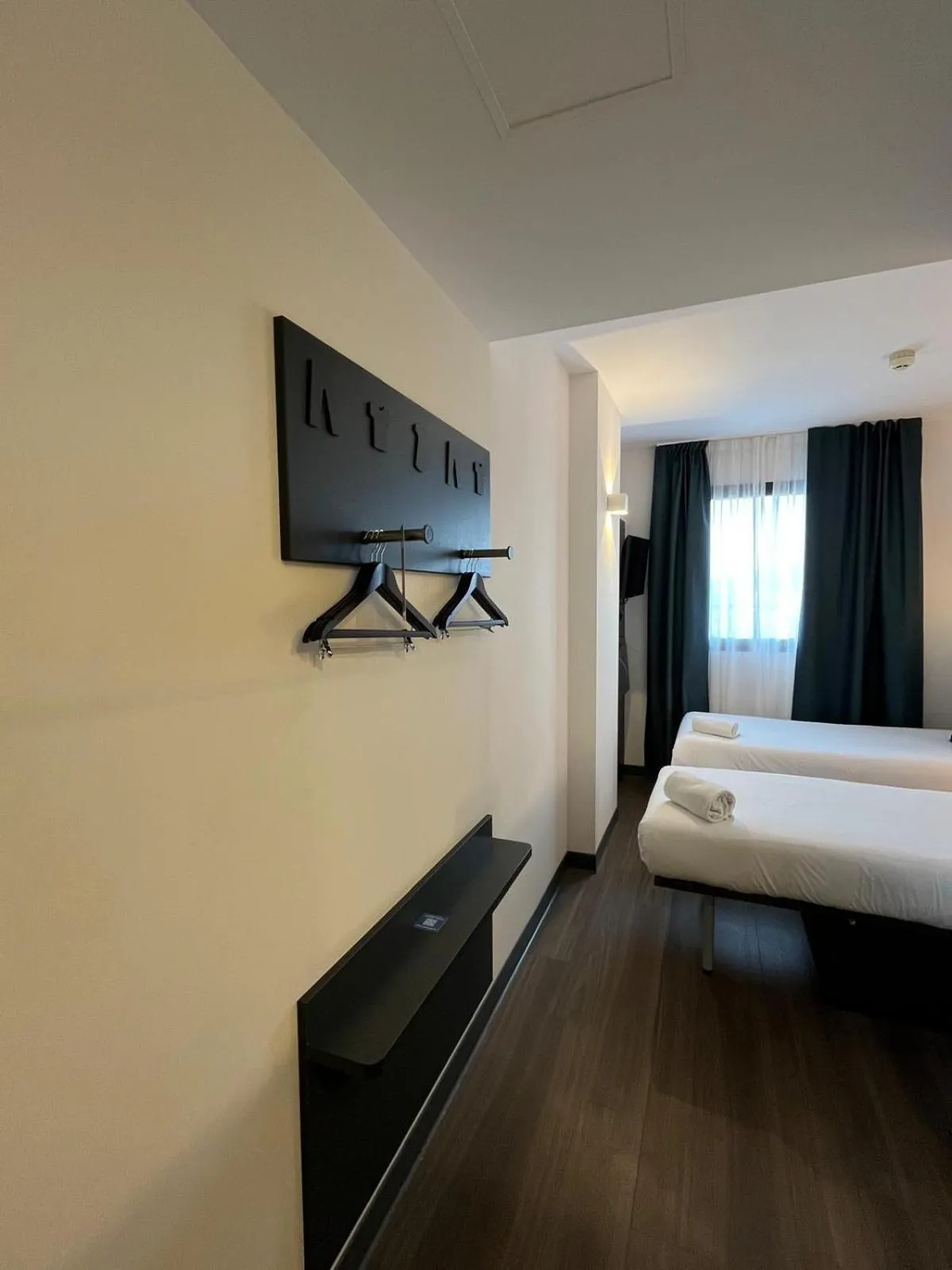 Bedroom, Bed in Four Points Flex by Sheraton Malaga Centre
