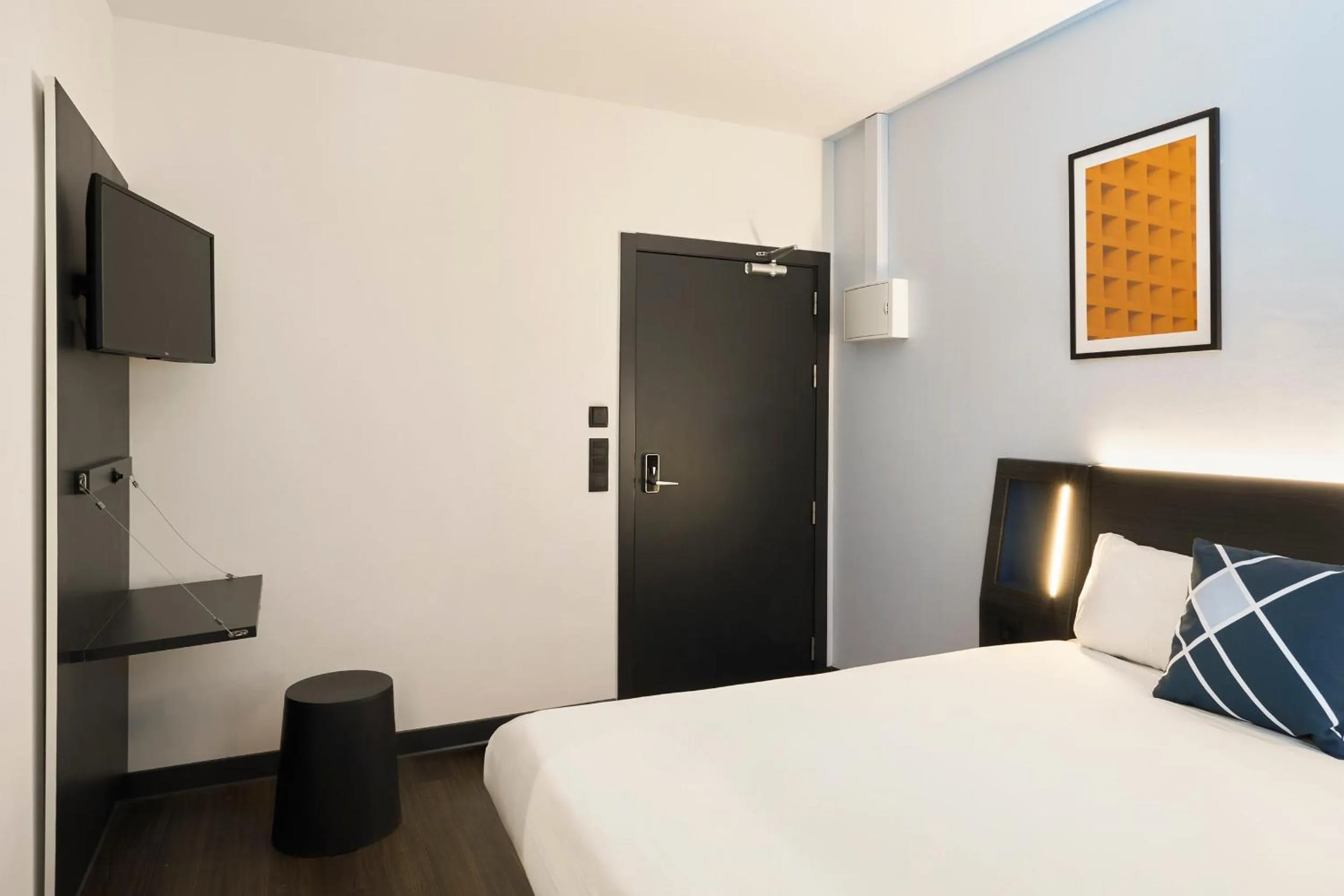 Bedroom, Bed in Four Points Flex by Sheraton Malaga Centre