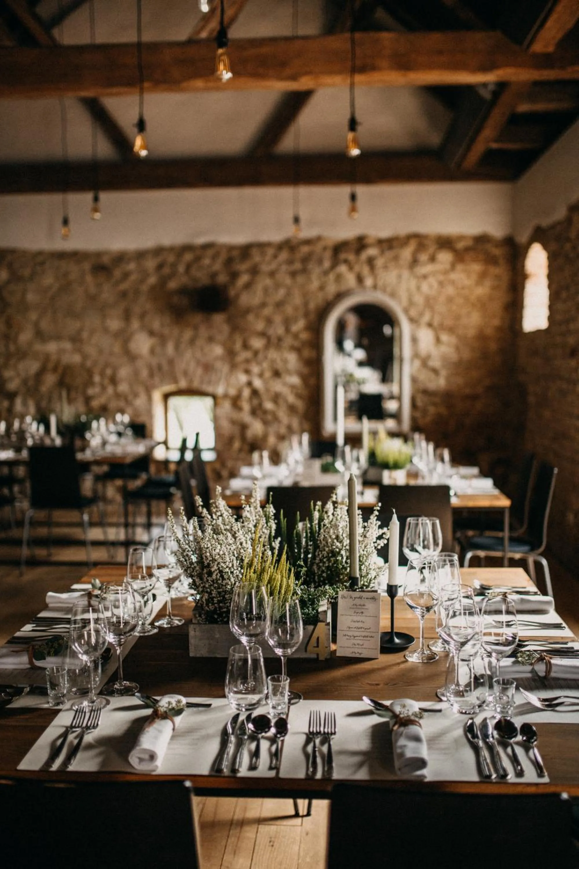 Restaurant/places to eat in Almalomb Apartman