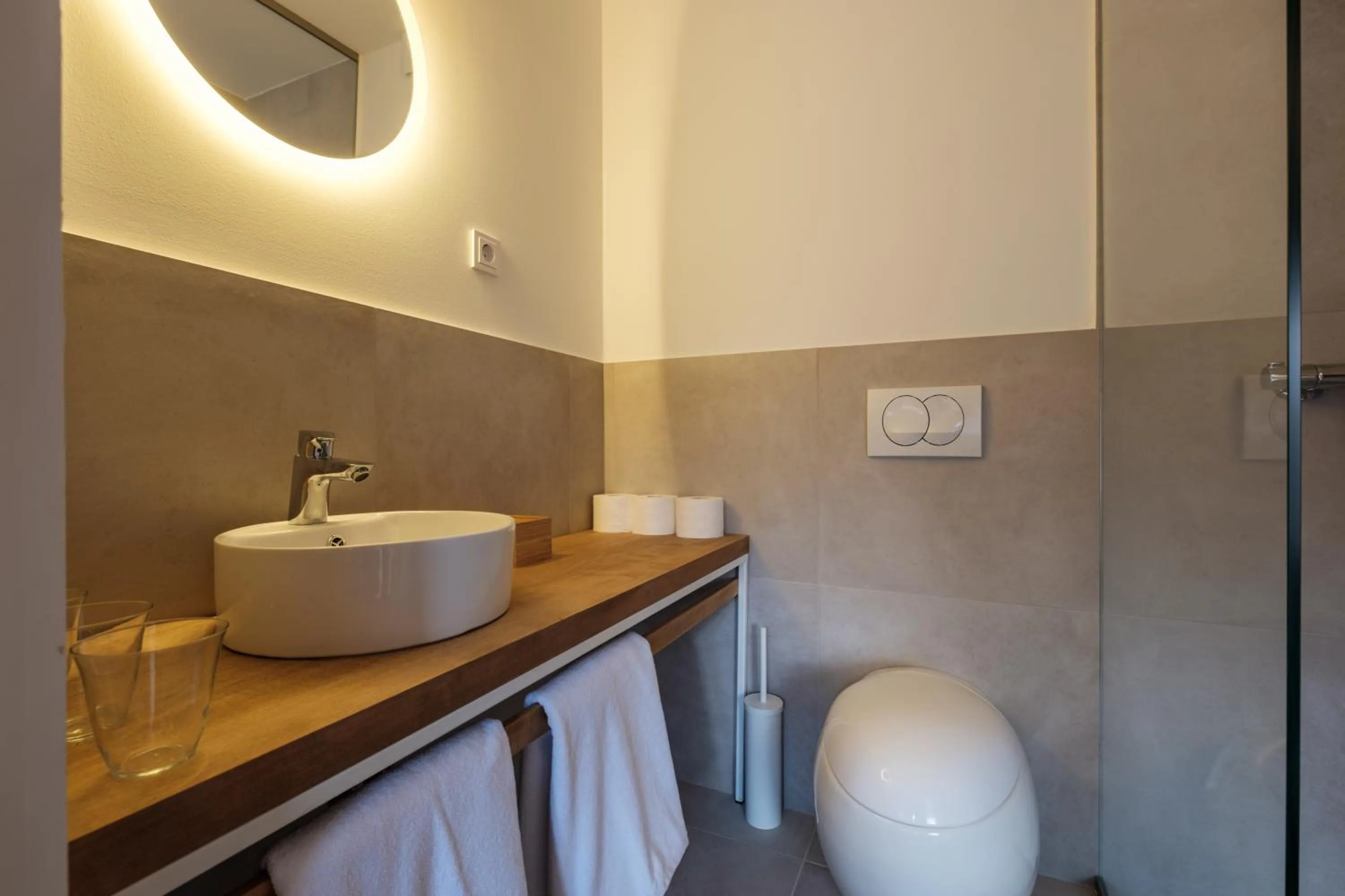 Bathroom in Almalomb Apartman