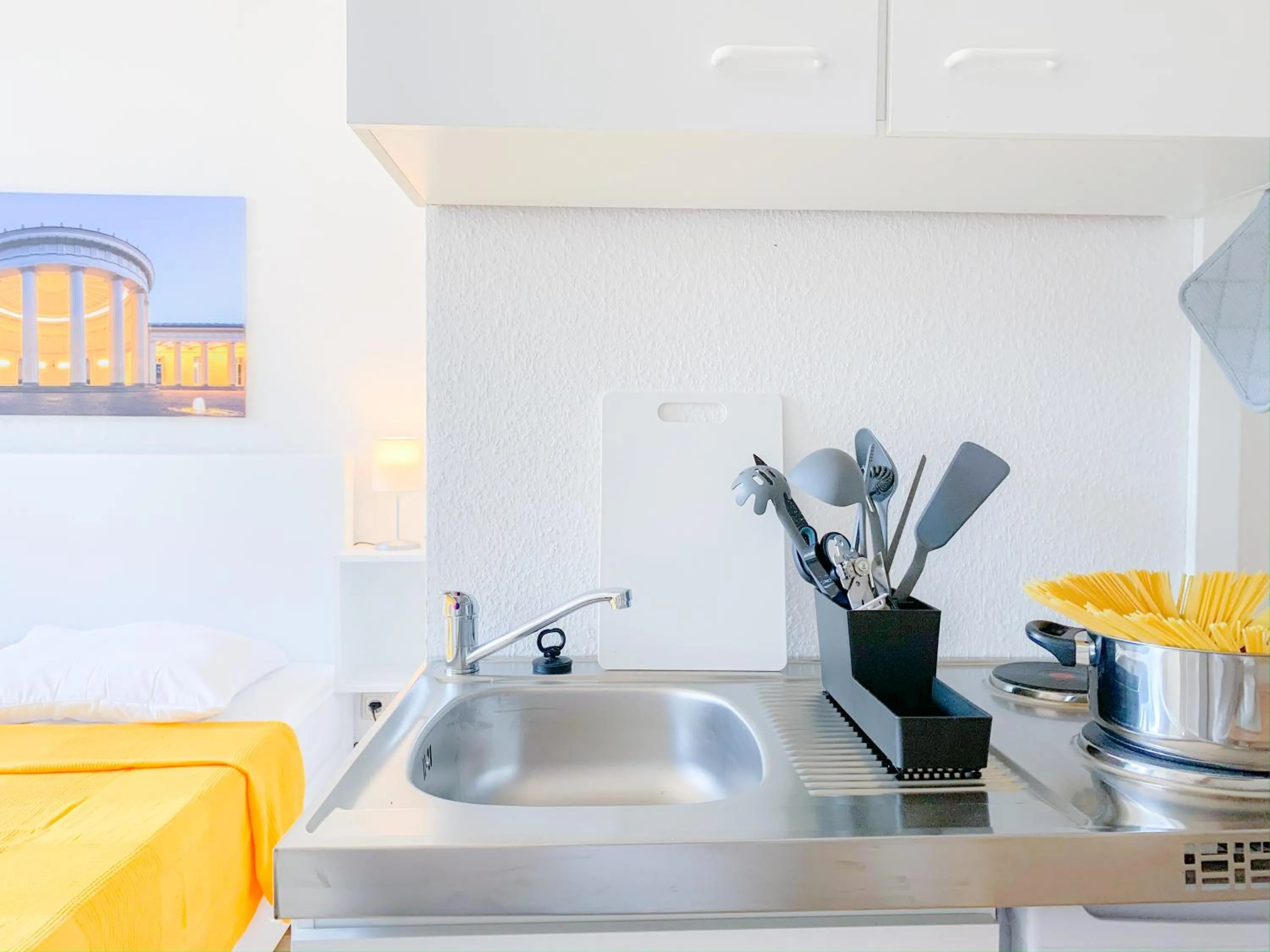 Kitchen or kitchenette in Relax Aachener Boardinghouse Appartements Premium 1