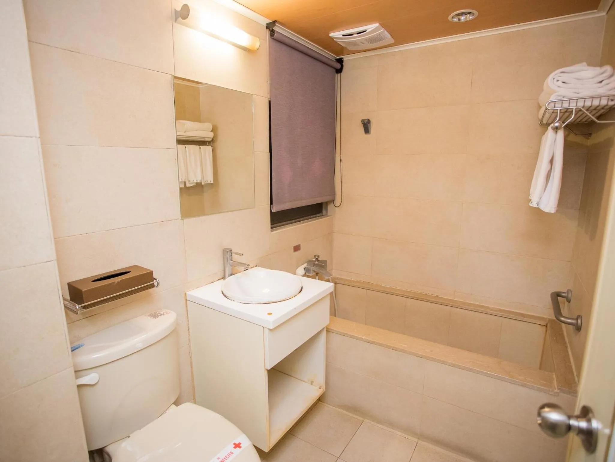 Bathroom in Mei Jia Mei Hotel