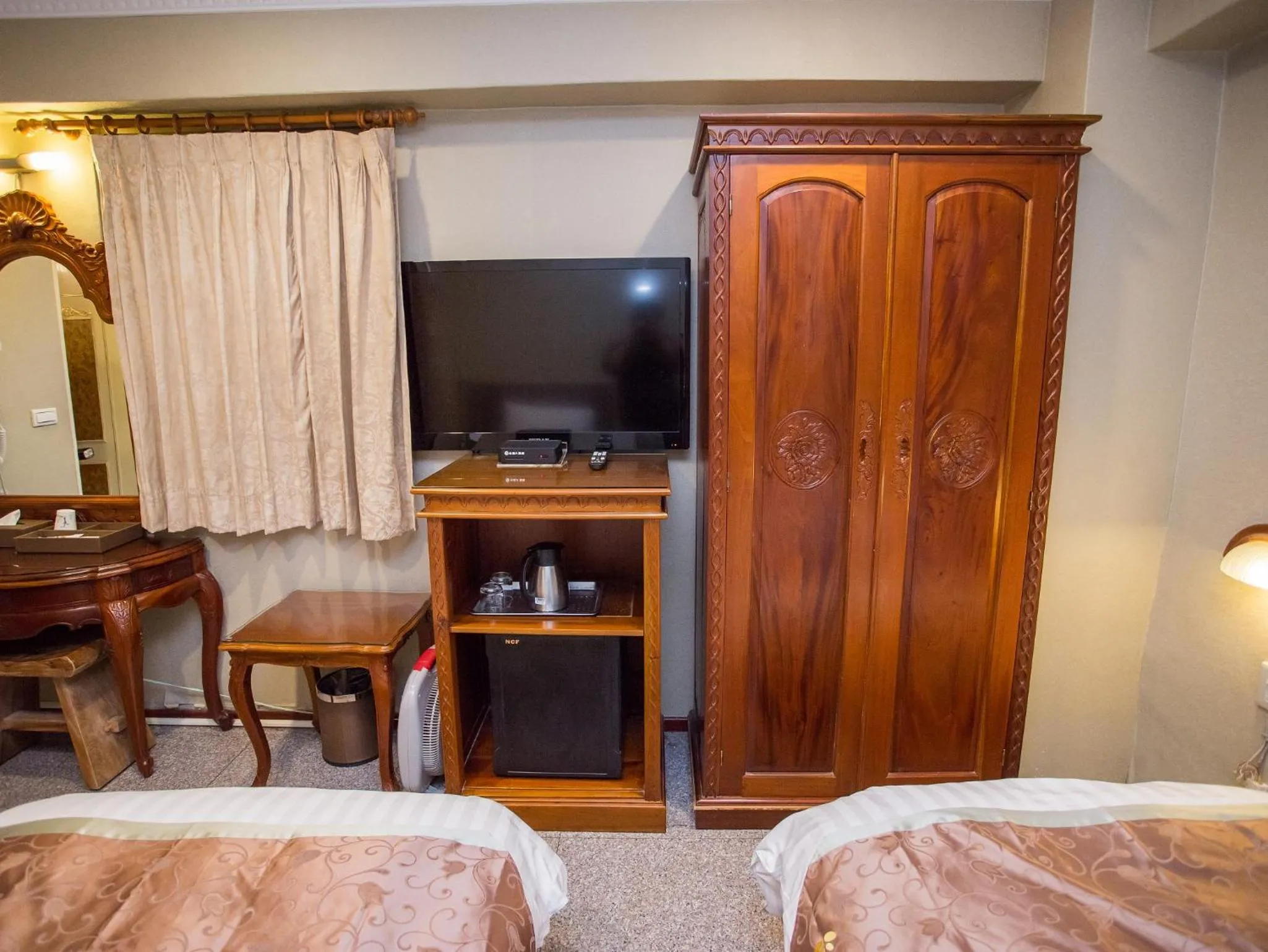 Photo of the whole room, Bed in Mei Jia Mei Hotel