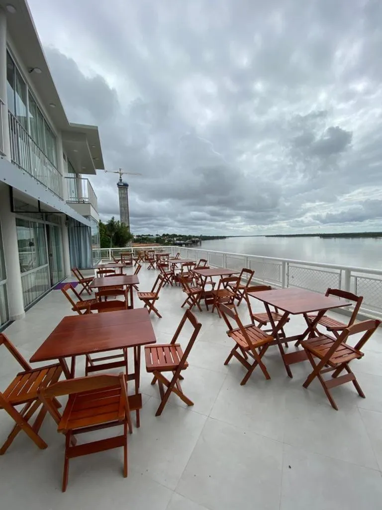 Patio in Hotel Orla do Rio Branco