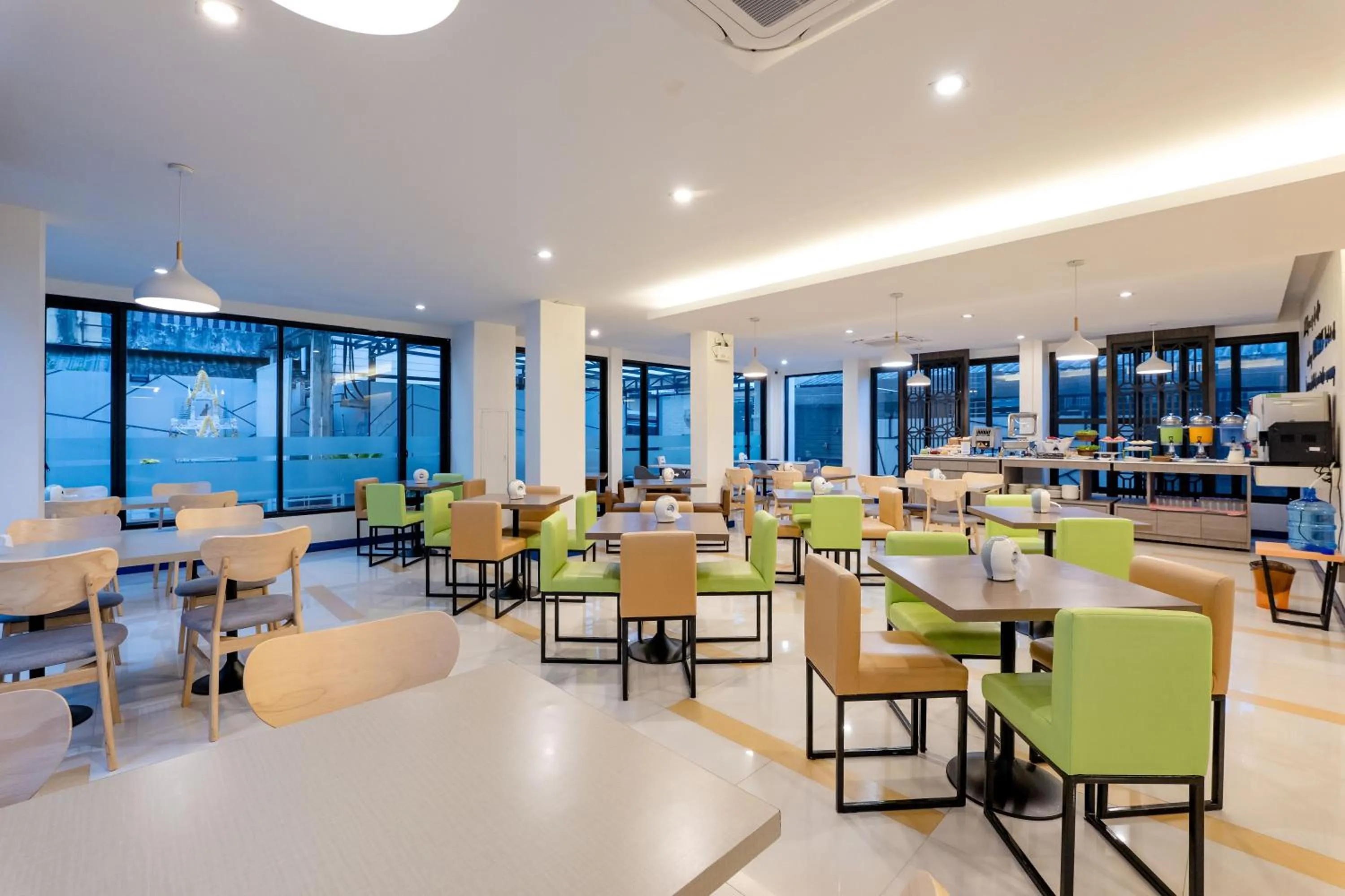 Dining area in De Hug Hotel & Residence