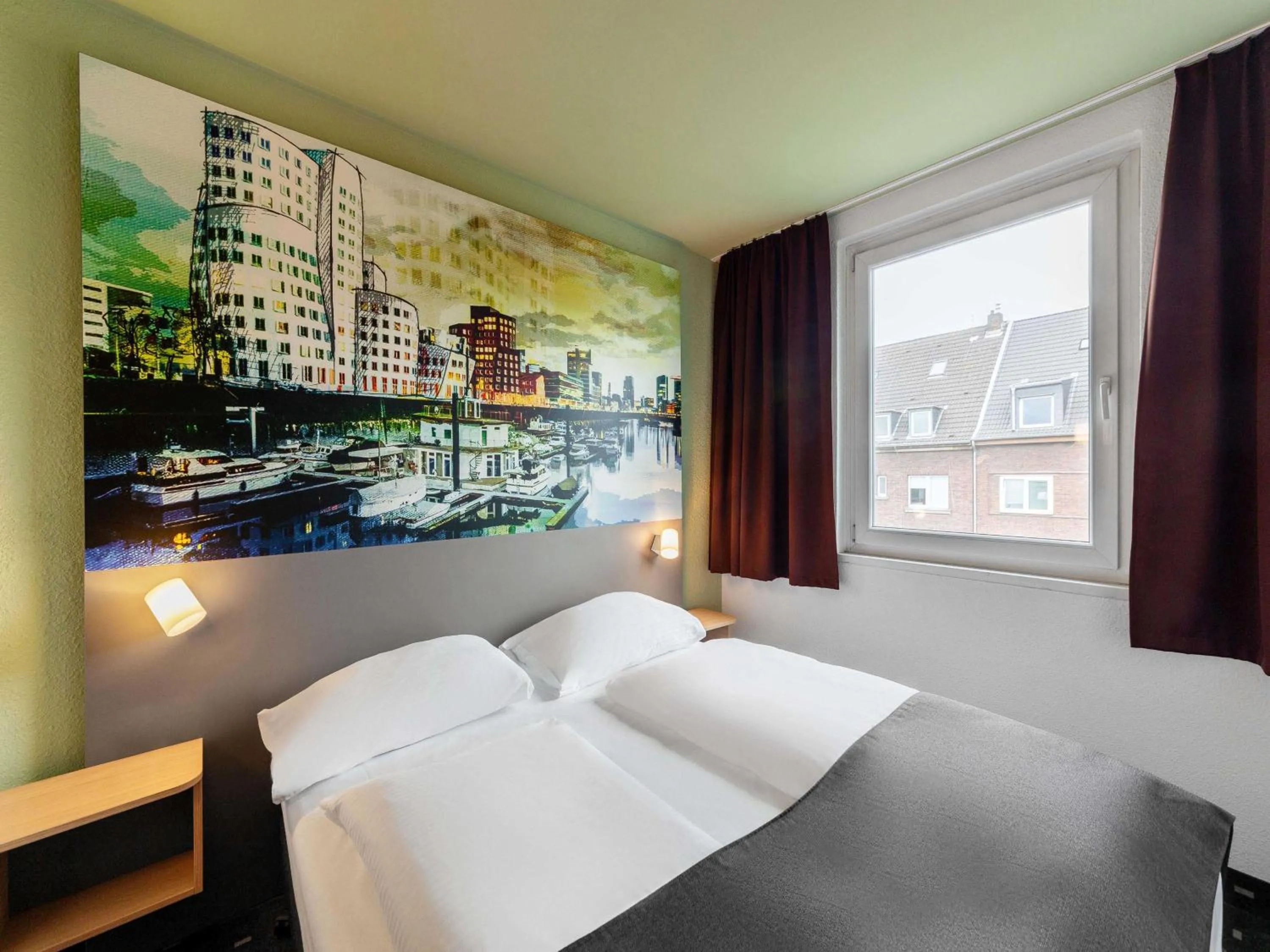 Photo of the whole room, Bed in B&B Hotel Düsseldorf City-Süd