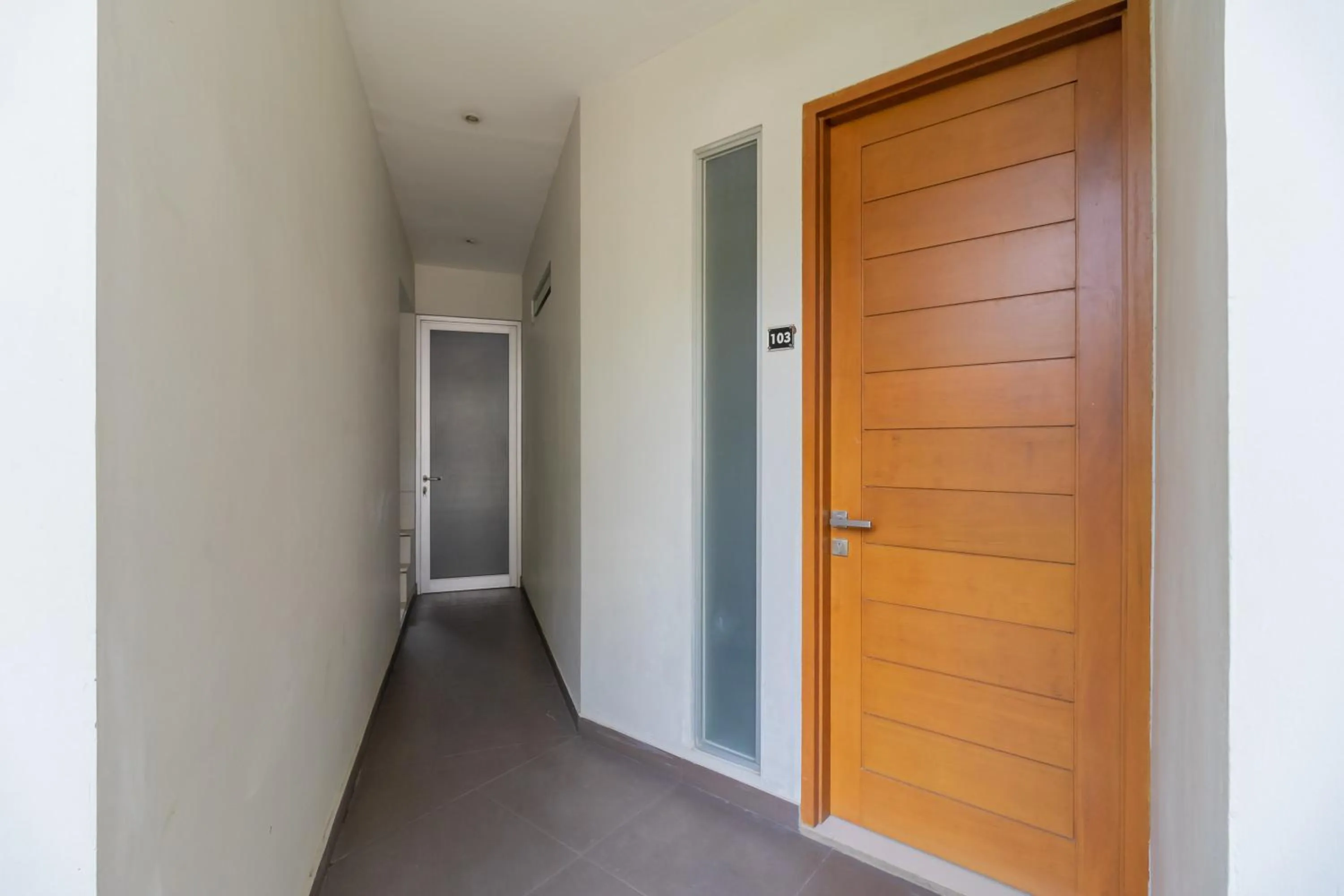 Property building in RedDoorz near Transmart Kalimalang